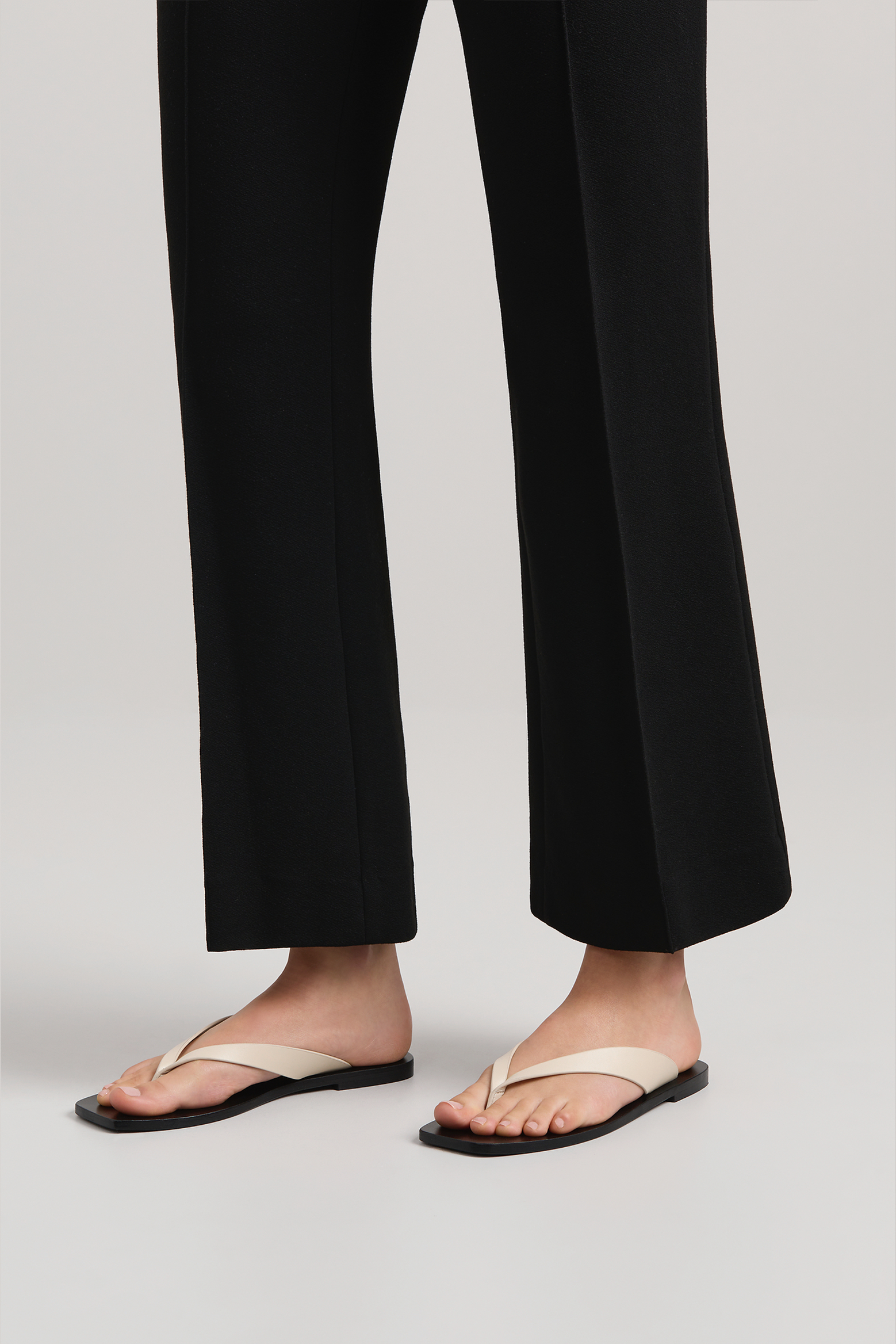 A.EMERY KINTO SANDAL IN EGGSHELL/BLACK | THE NEW TREND