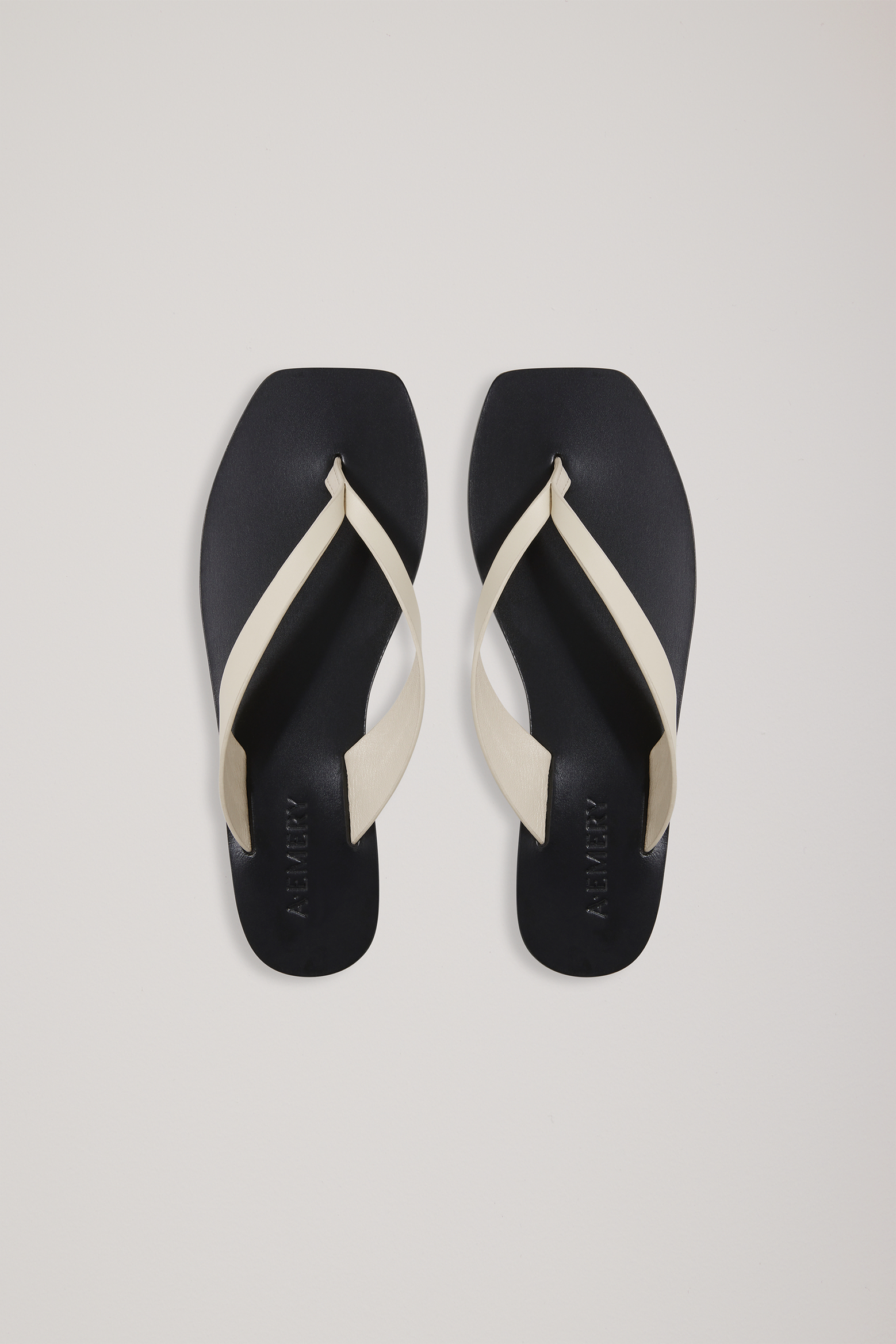 A.EMERY KINTO SANDAL IN EGGSHELL/BLACK | THE NEW TREND