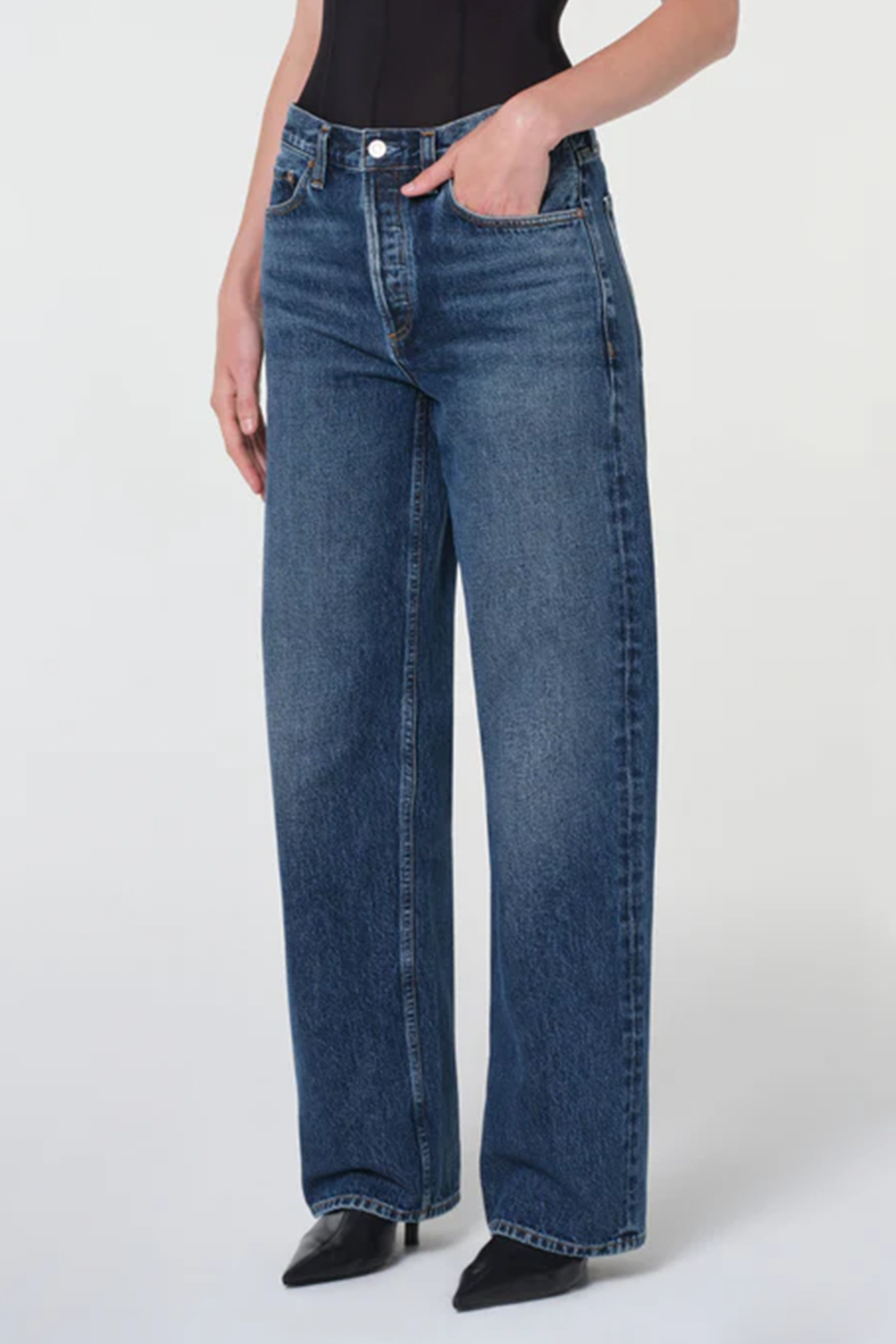AGOLDE ARC JEAN 32 IN SHORT WAVE | THE NEW TREND