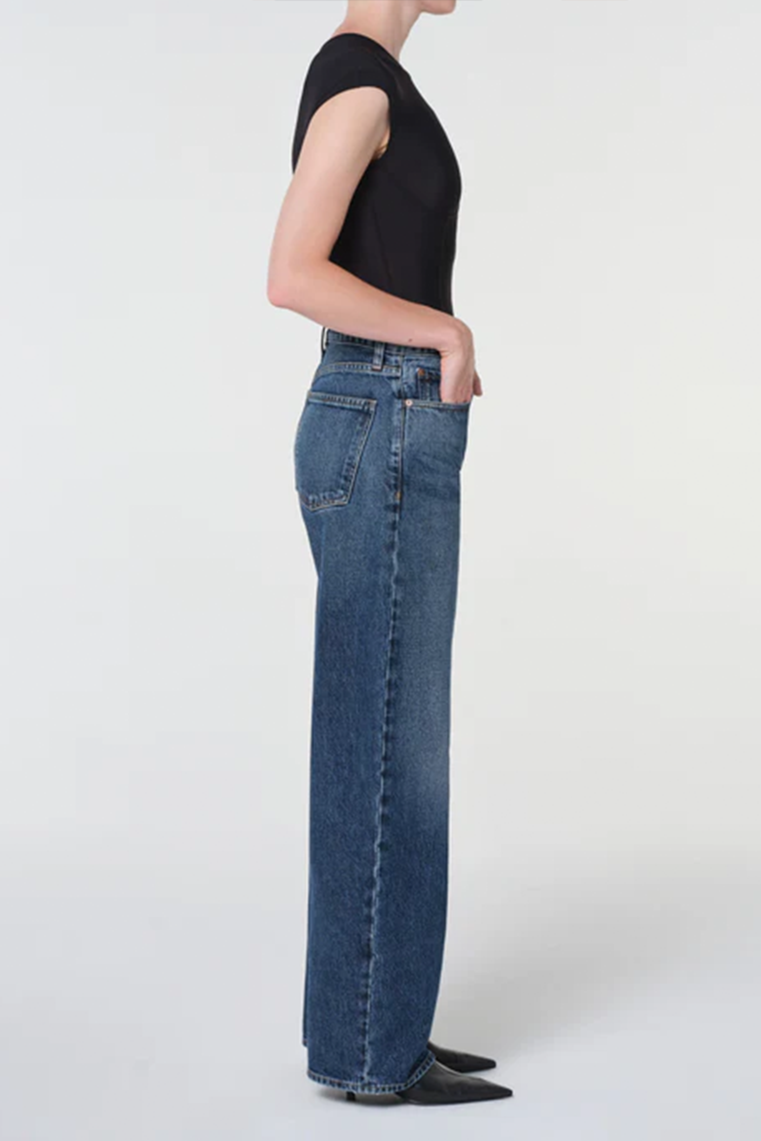 AGOLDE ARC JEAN 32 IN SHORT WAVE | THE NEW TREND