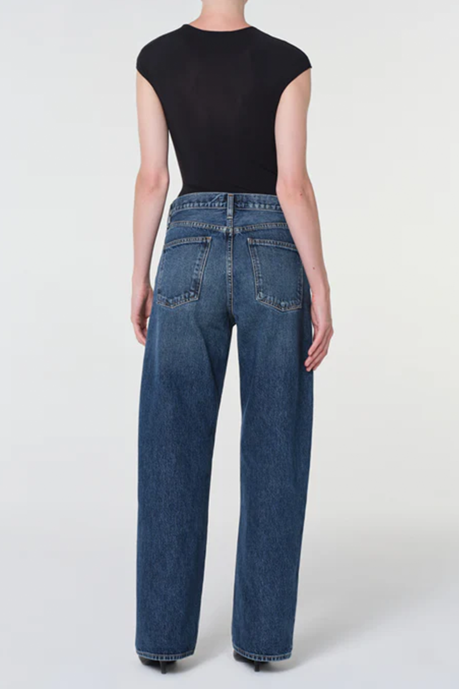 AGOLDE ARC JEAN 32 IN SHORT WAVE | THE NEW TREND