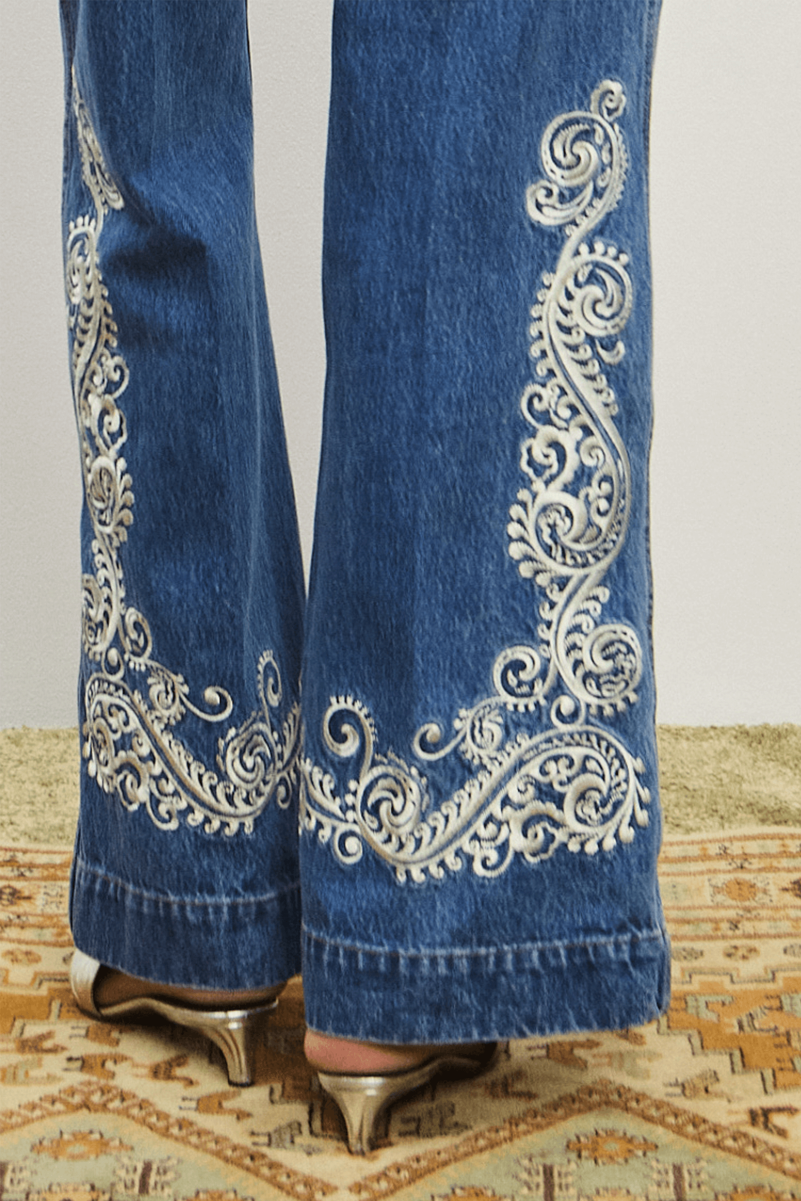 ALÉMAIS JACONES FLARE DENIM JEAN IN INDIGO | THE NEW TREND