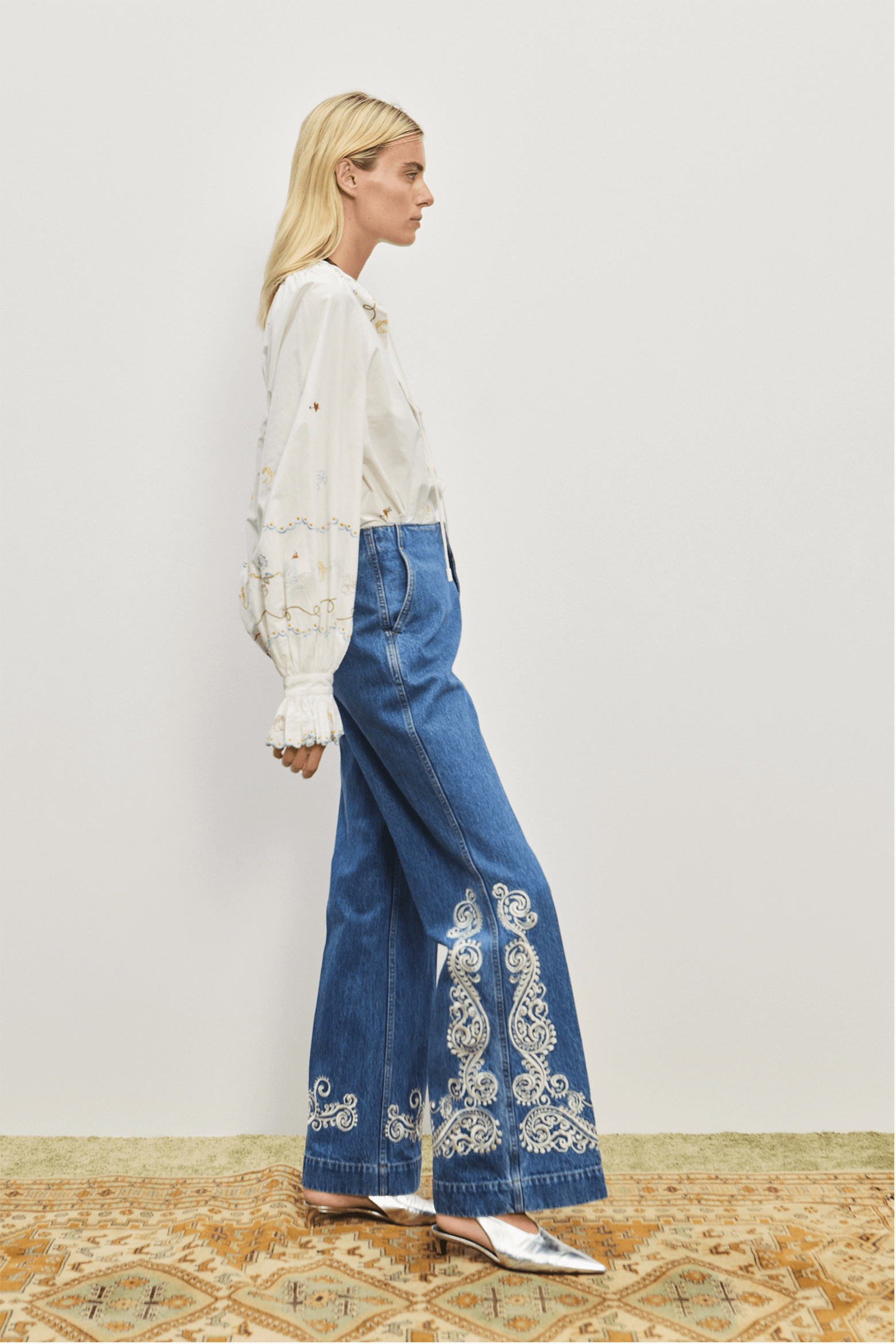 ALÉMAIS JACONES FLARE DENIM JEAN IN INDIGO | THE NEW TREND