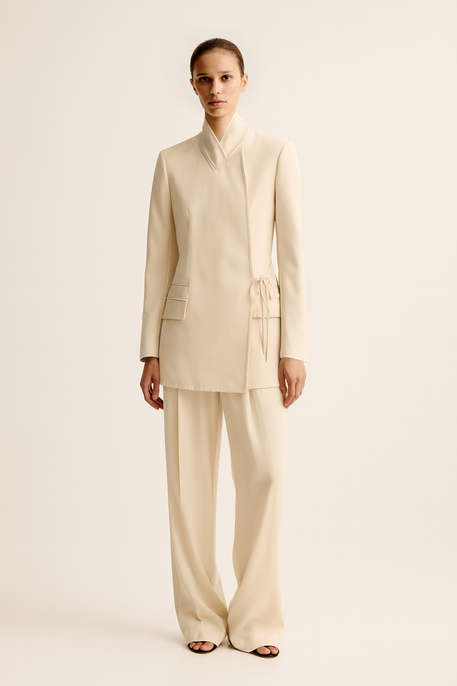 ESSE AIRE TIE BLAZER IN CREAM | THE NEW TREND