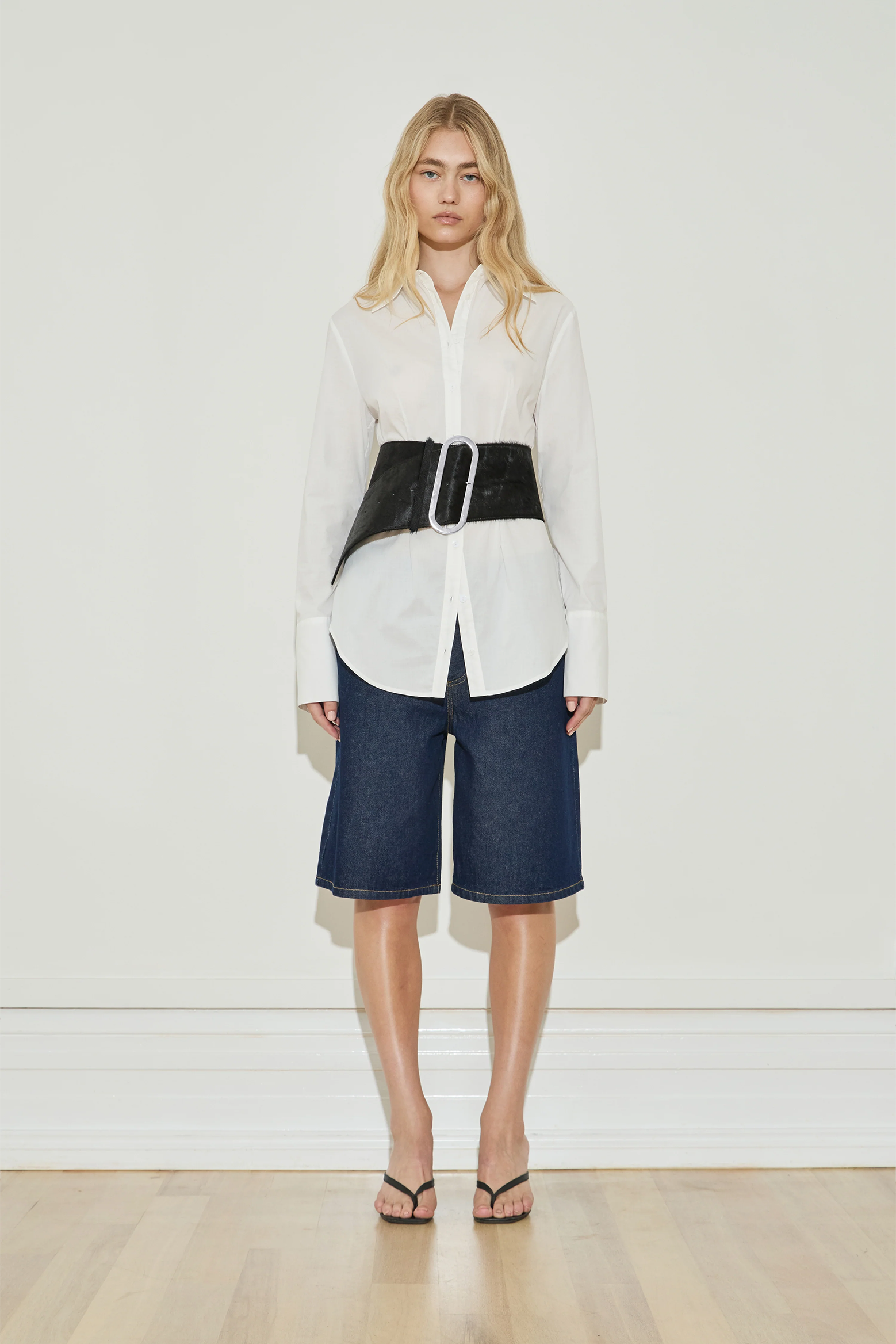 MAISON ESSENTIELE COWHIDE WIDE BELT IN BLACK | THE NEW TREND