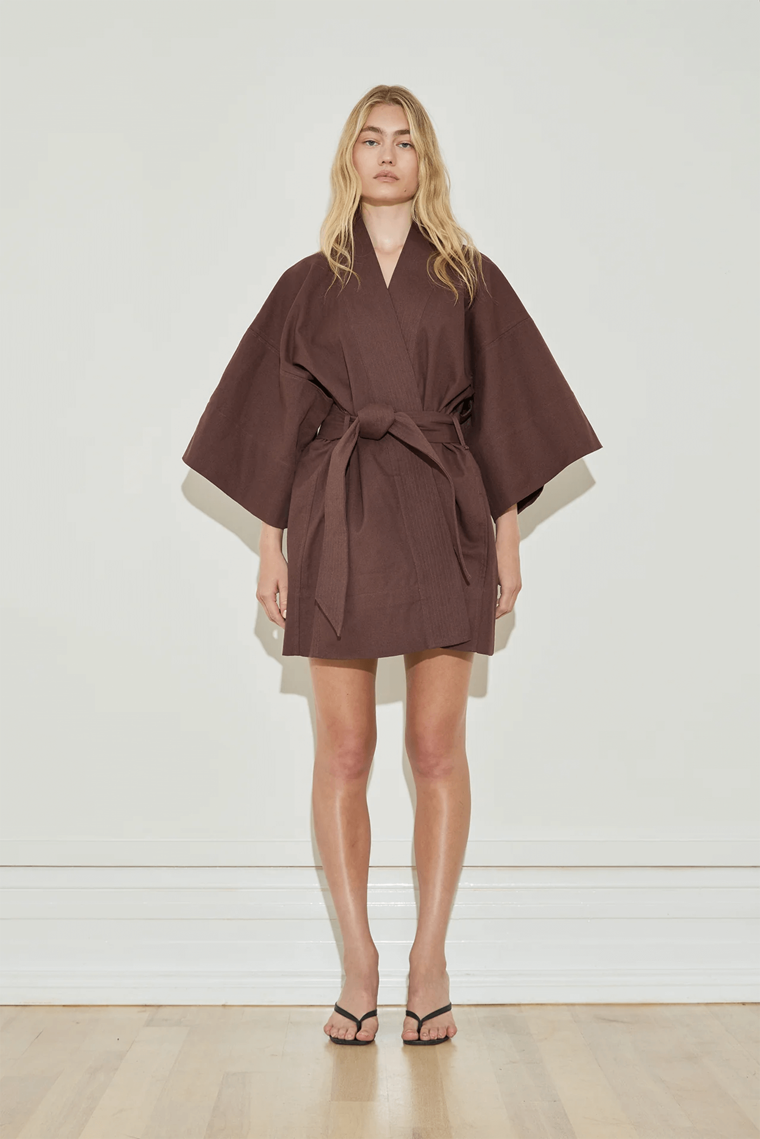 MAISON ESSENTIELE KIMONO IN CHOCOLATE | THE NEW TREND