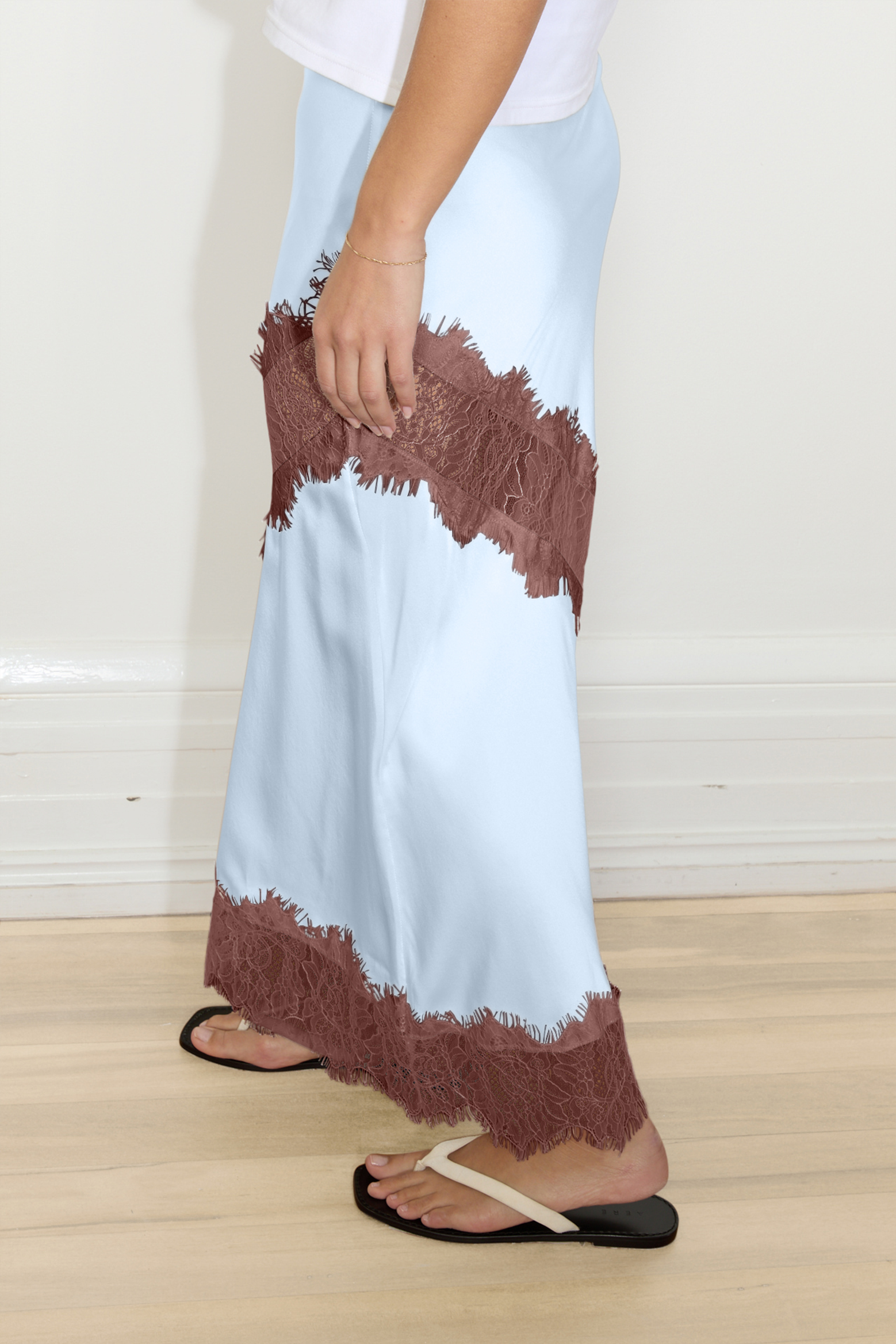 MAISON ESSENTIELE SILK LACE MIDI SKIRT | THE NEW TREND