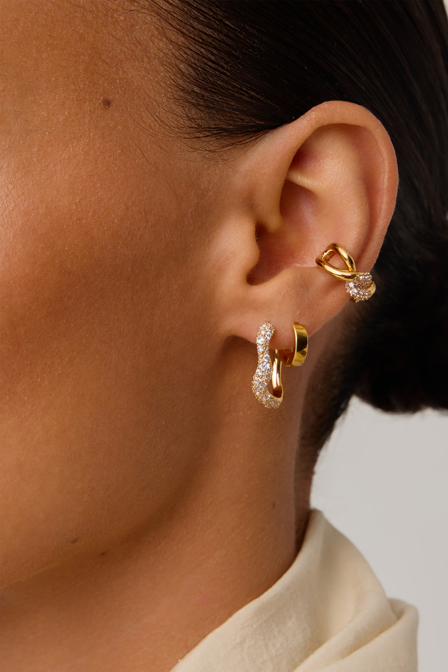 MISSOMA MOLTEN SNOW SMALL HOOP EARRINGS | THE NEW TREND
