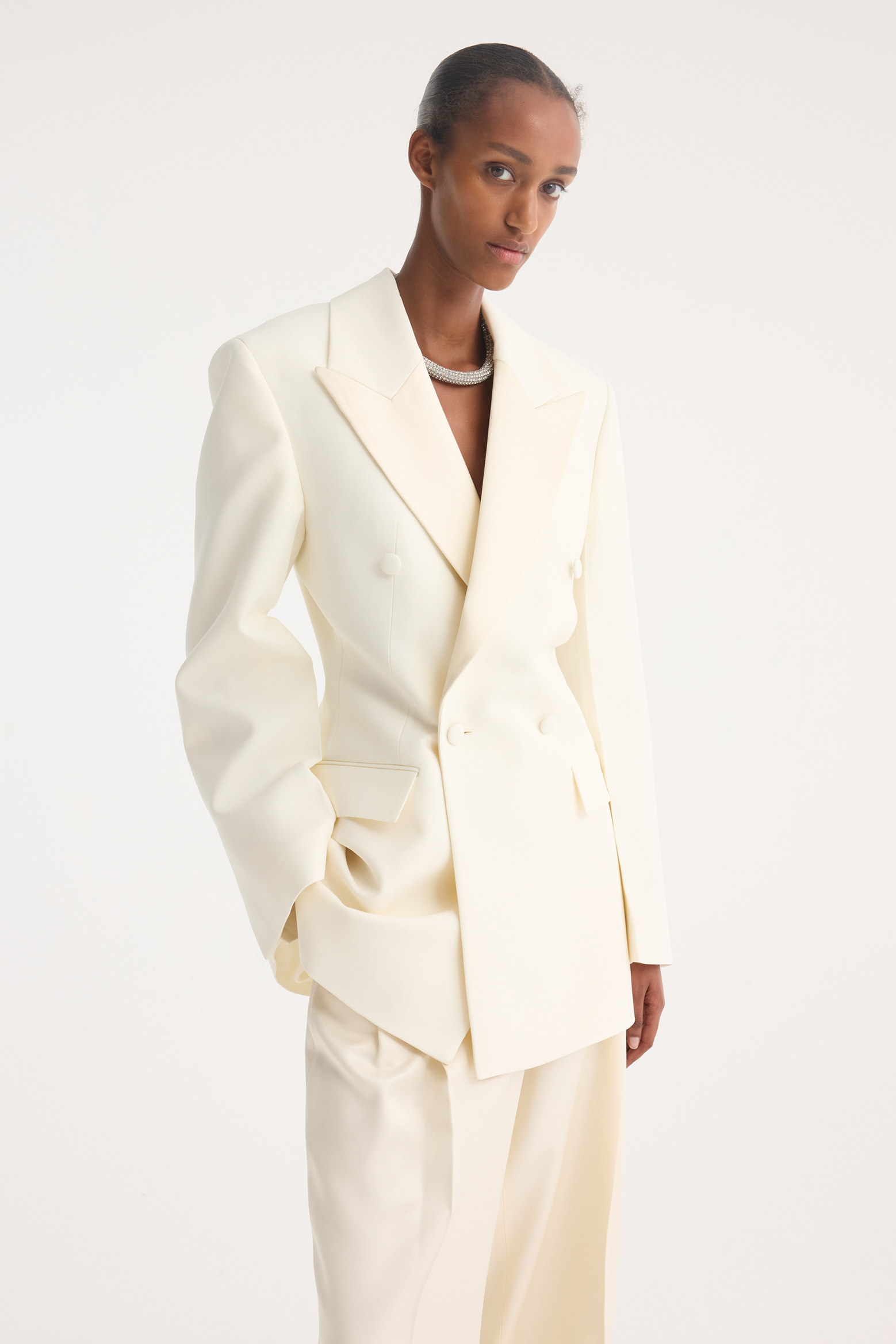 RÓHE HOURGLASS TUXEDO BLAZER IN OFF WHITE | THE NEW TREND