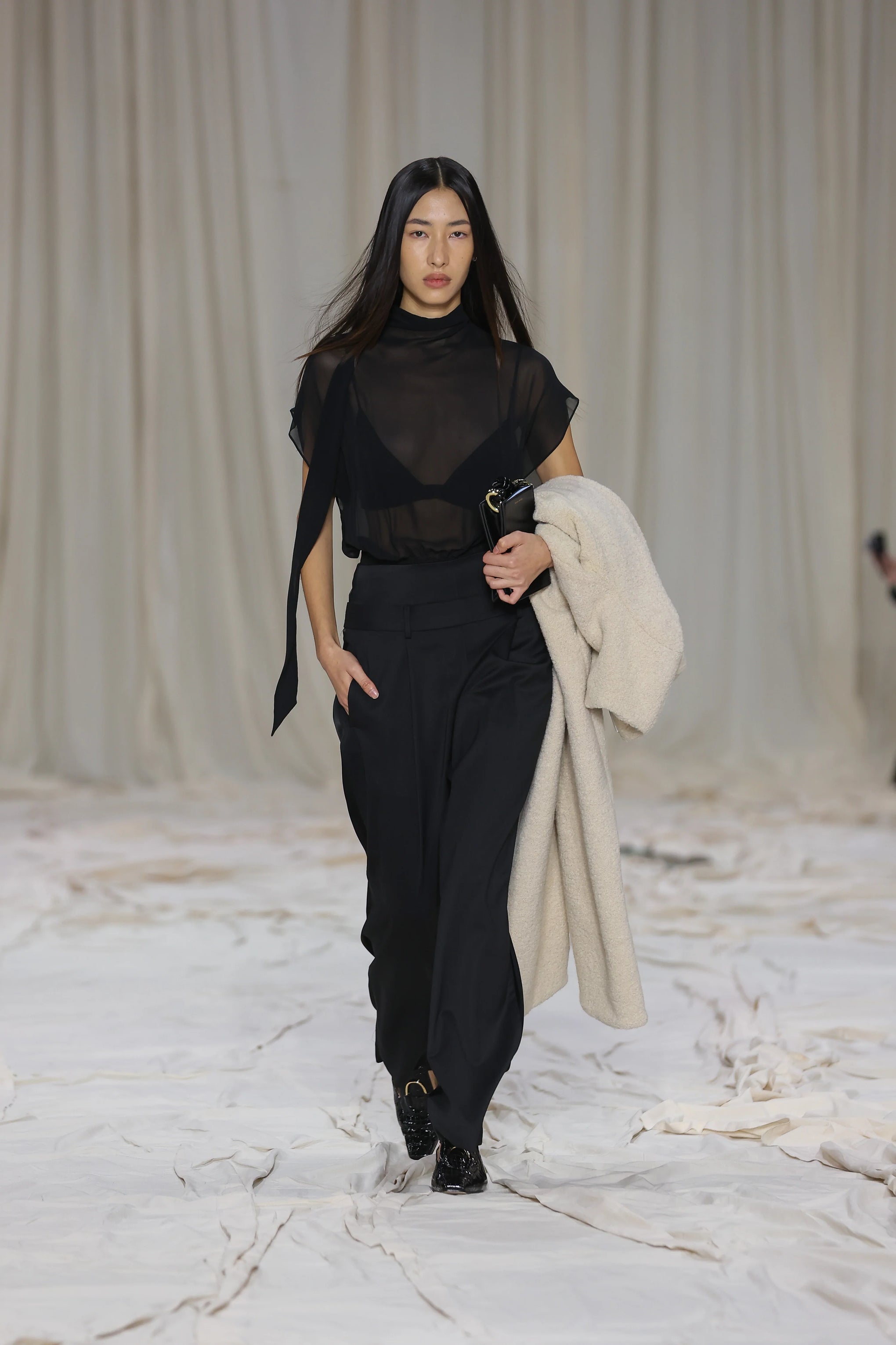 ESSE PORTIA DUO TROUSER IN BLACK | THE NEW TREND