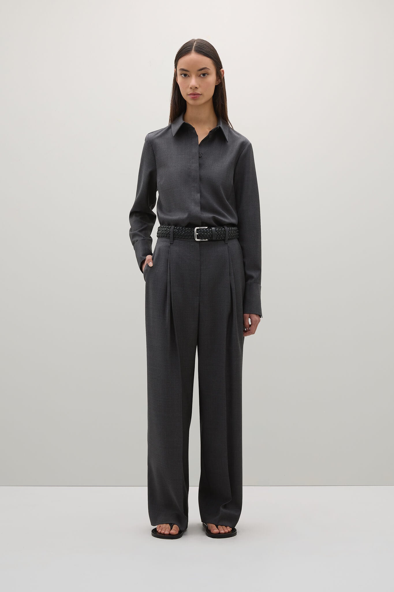 A.EMERY GODDARD PANT IN CHARCOAL | THE NEW TREND