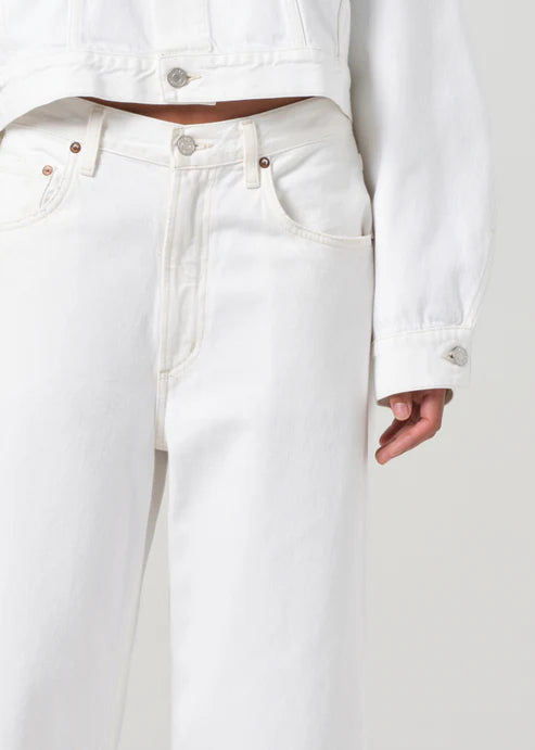 AGOLDE LOW CURVE JEAN IN MILKSHAKE | THE NEW TREND