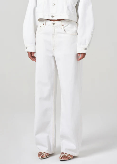 AGOLDE LOW CURVE JEAN IN MILKSHAKE | THE NEW TREND