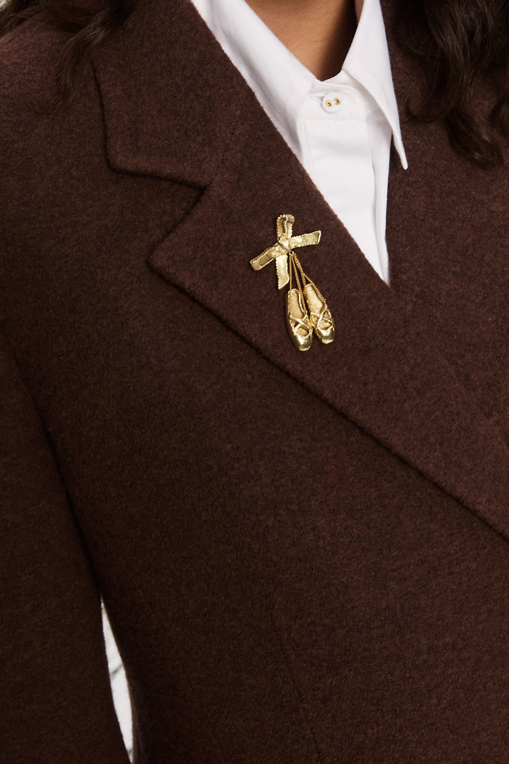ALÉMAIS COURT COAT IN CHOCOLATE | THE NEW TREND