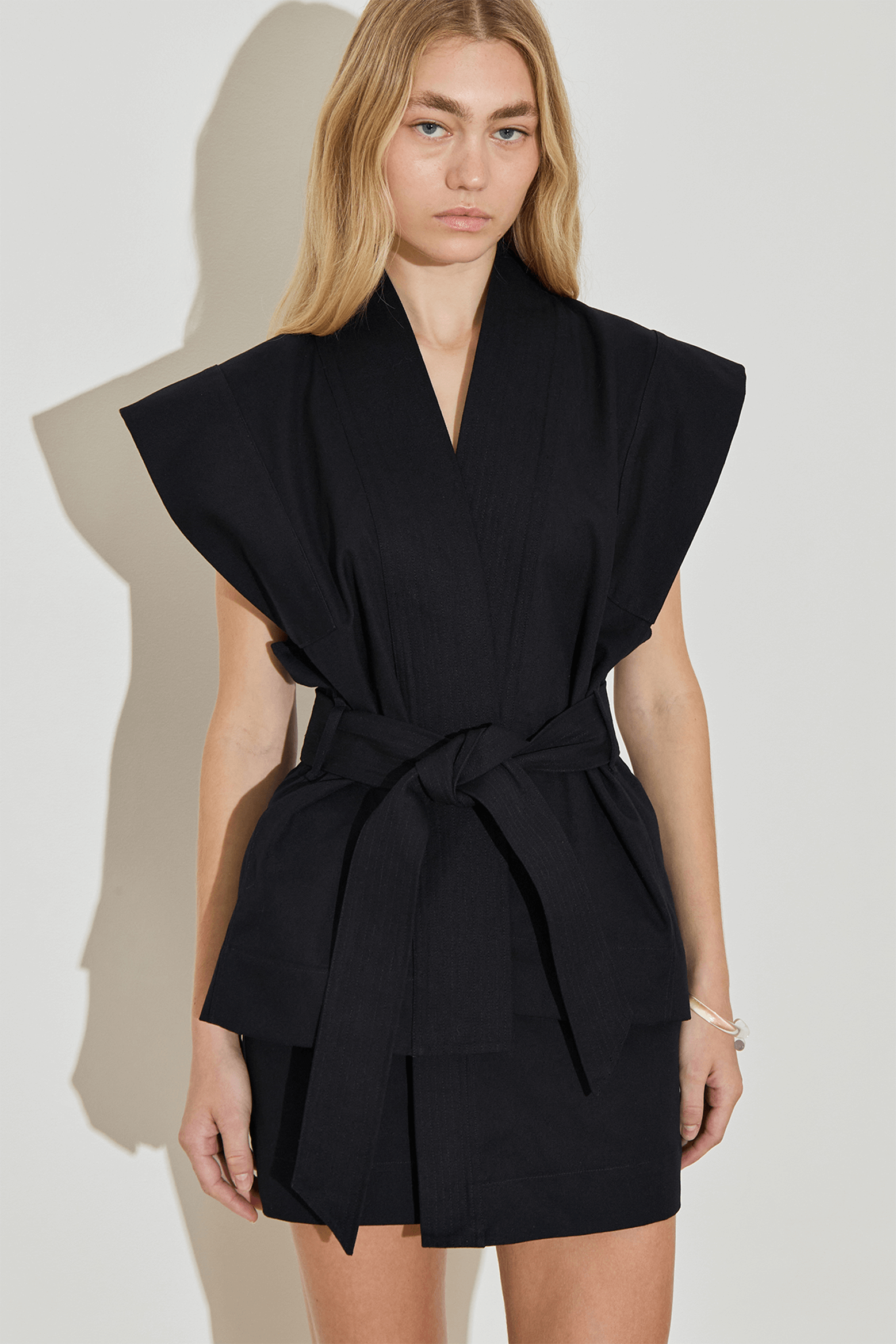 MAISON ESSENTIELE KIMONO TOP IN BLACK | THE NEW TREND