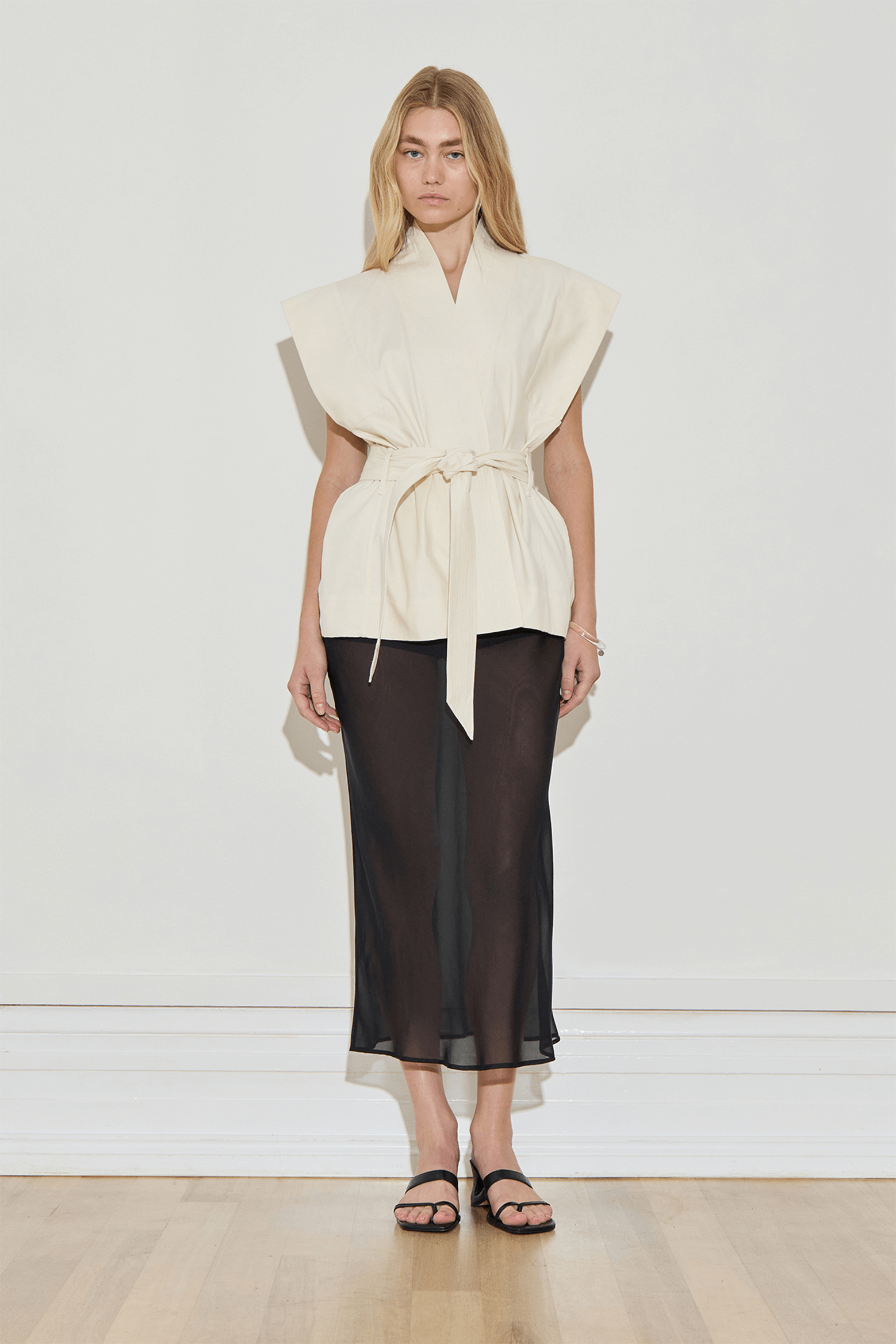 MAISON ESSENTIELE KIMONO TOP IN CREAM | THE NEW TREND