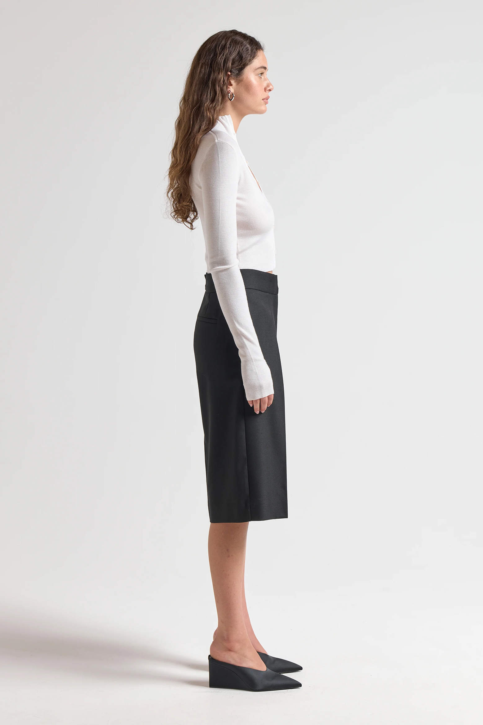 SENER BESIM MERINO MULTI BUTTON CROPPED CARDI | THE NEW TREND