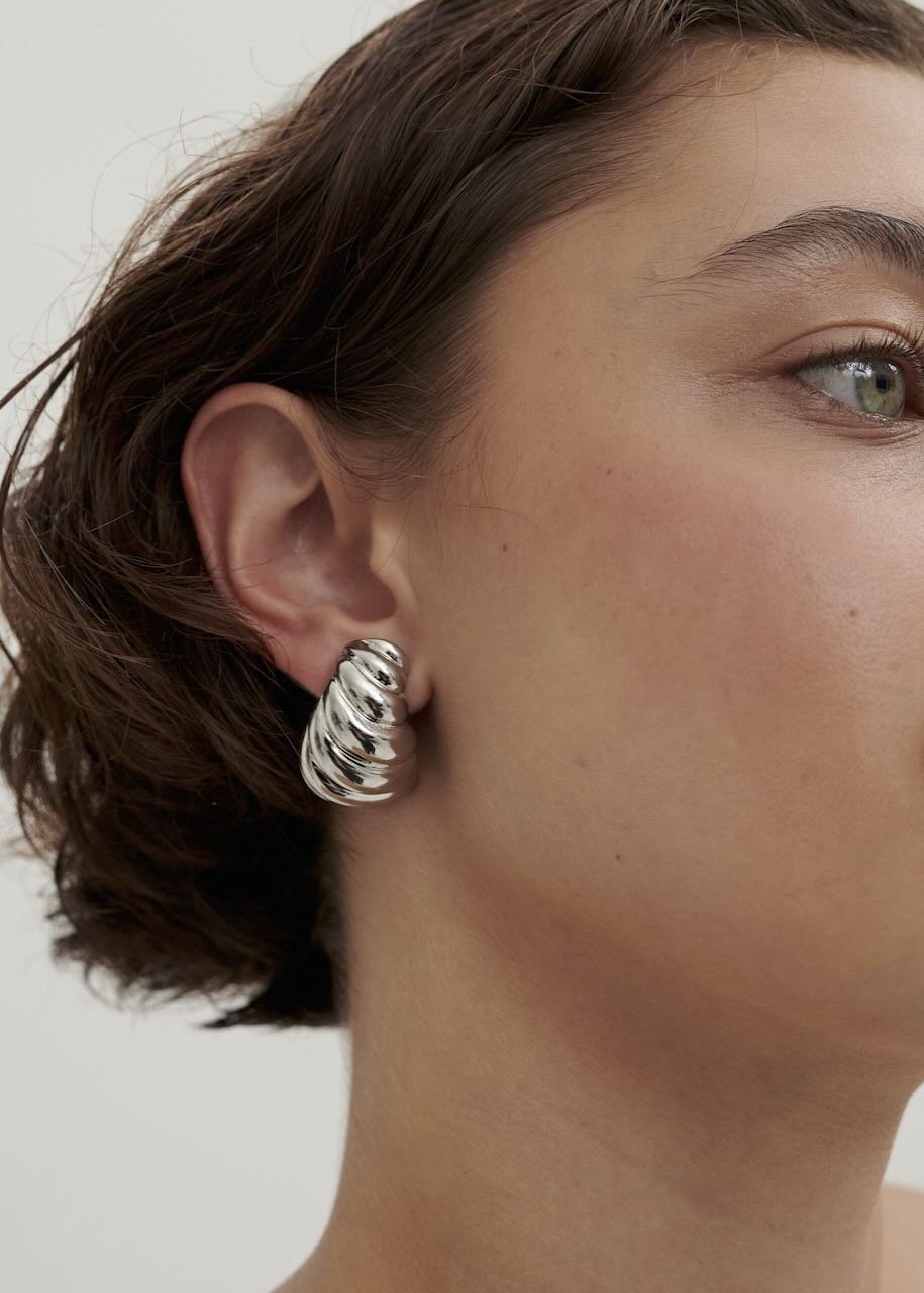 Anna Rossi Ascending Scallop Earring in Gunmetal available at The New Trend Australia.