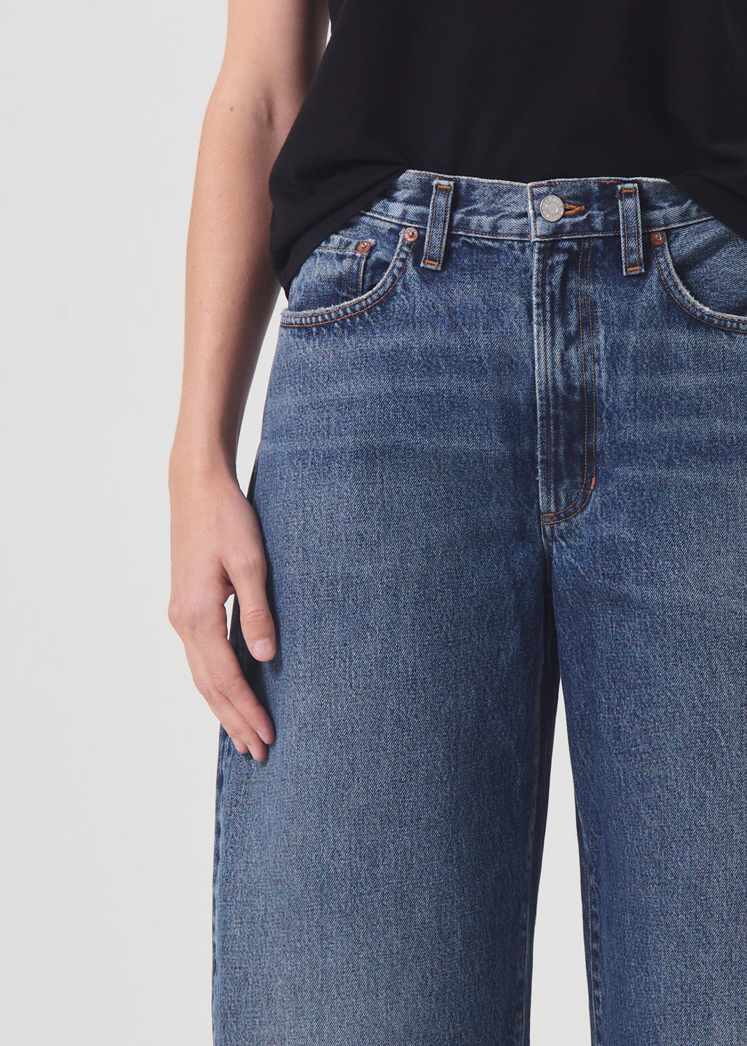 AGOLDE Balloon Ultra High Rise Curved Jean in Control | The New Trend