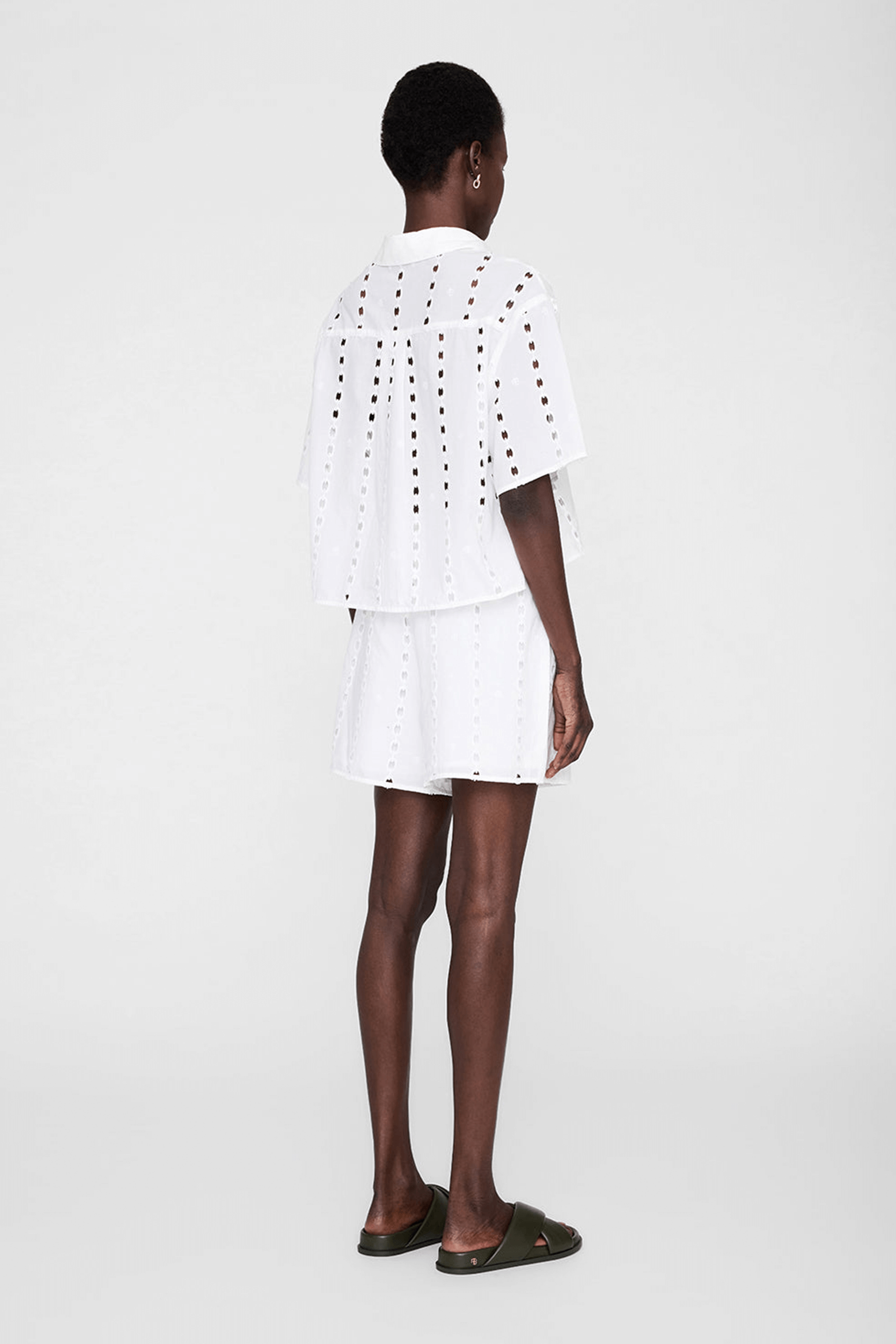 ANINE BING KAM SHORT WHITE | THE NEW TREND