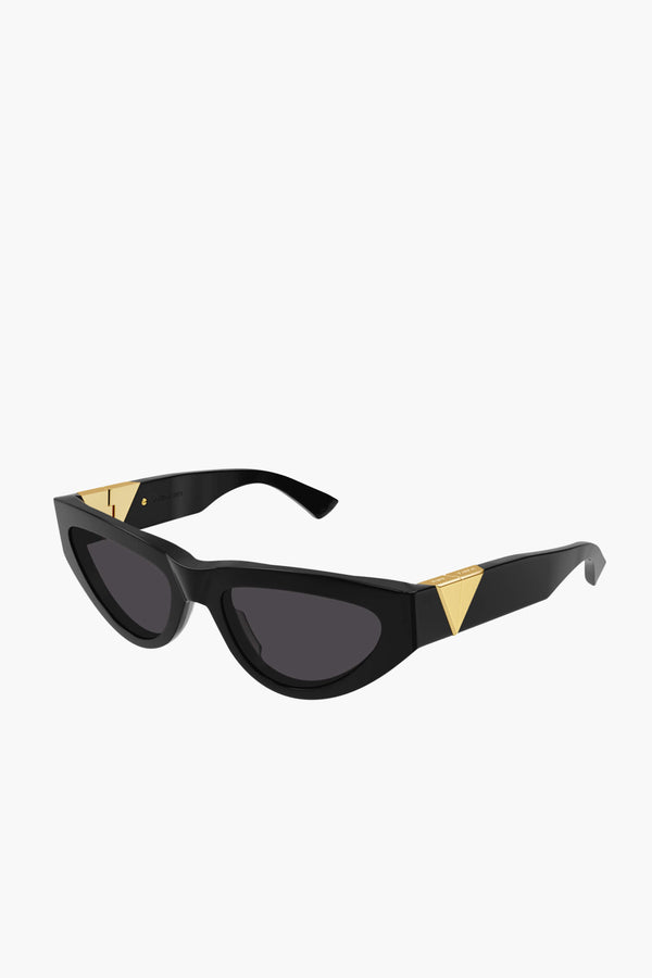 Bottega Veneta | Cat-Eye Frame Sunglasses in Black | The New  display picture 1