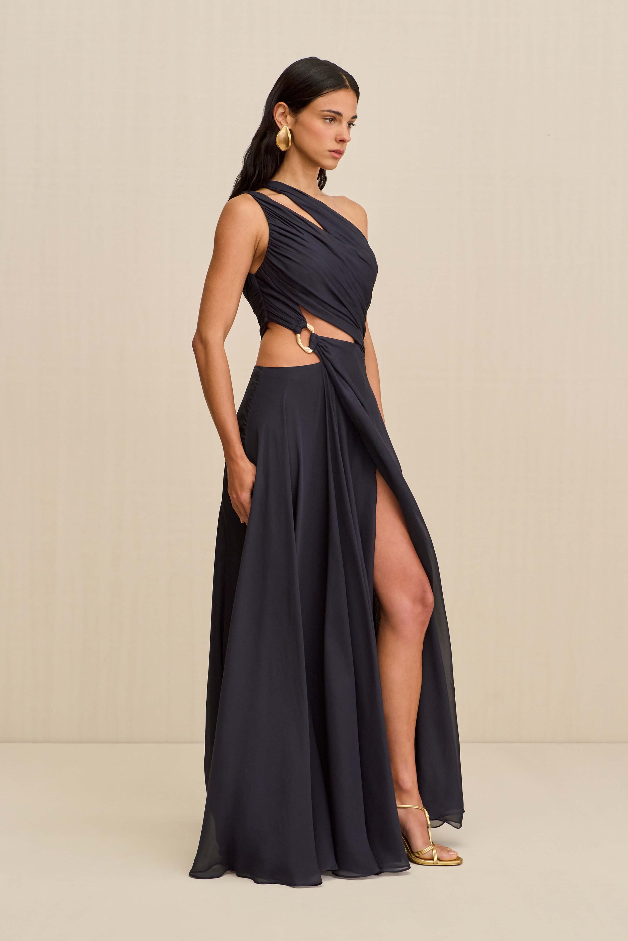 CULT GAIA ZAN GOWN IN NAVY | THE NEW TREND