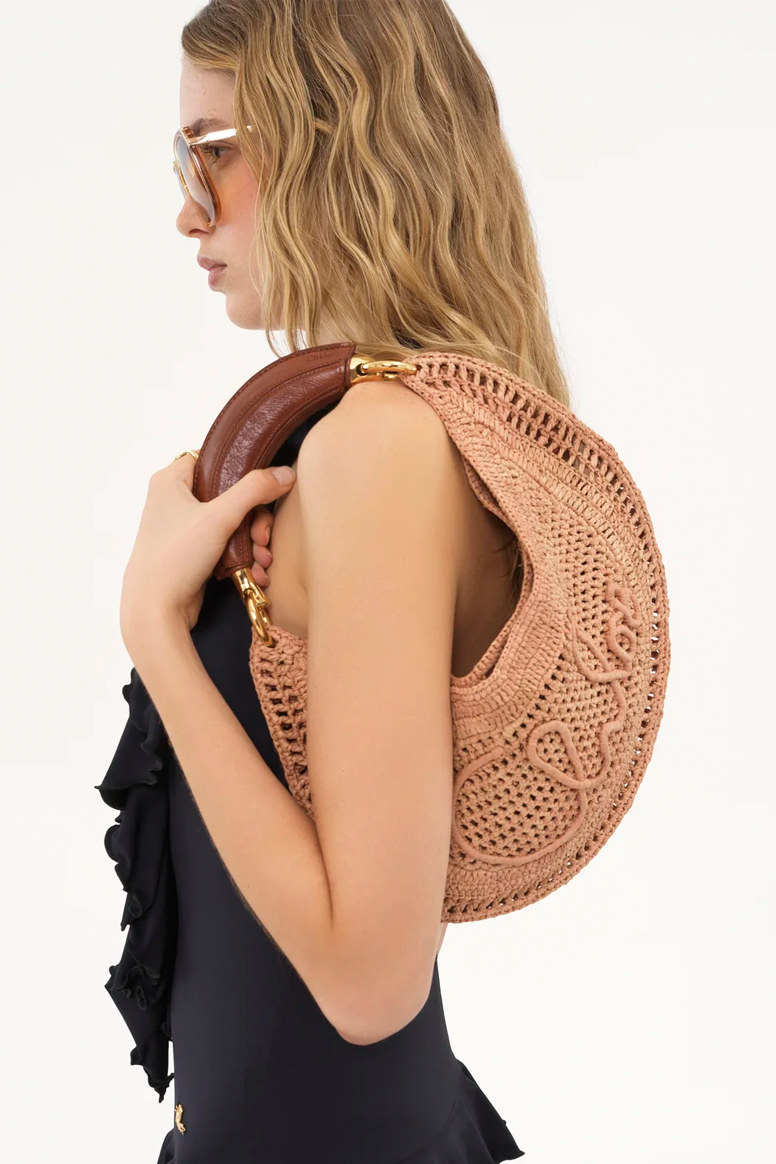 CHLOÉ SUMMER BANANA SHOULDER BAG IN SUMMERY BEIGE | THE NEW TREND