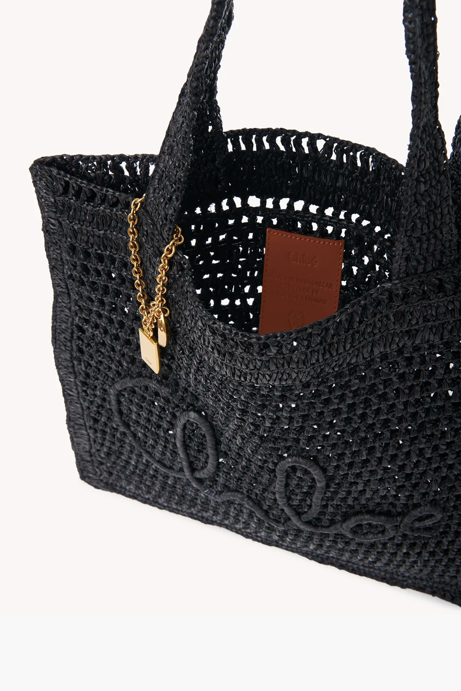 CHLOÉ SUMMER BANANA TOTE IN BLACK | THE NEW TREND