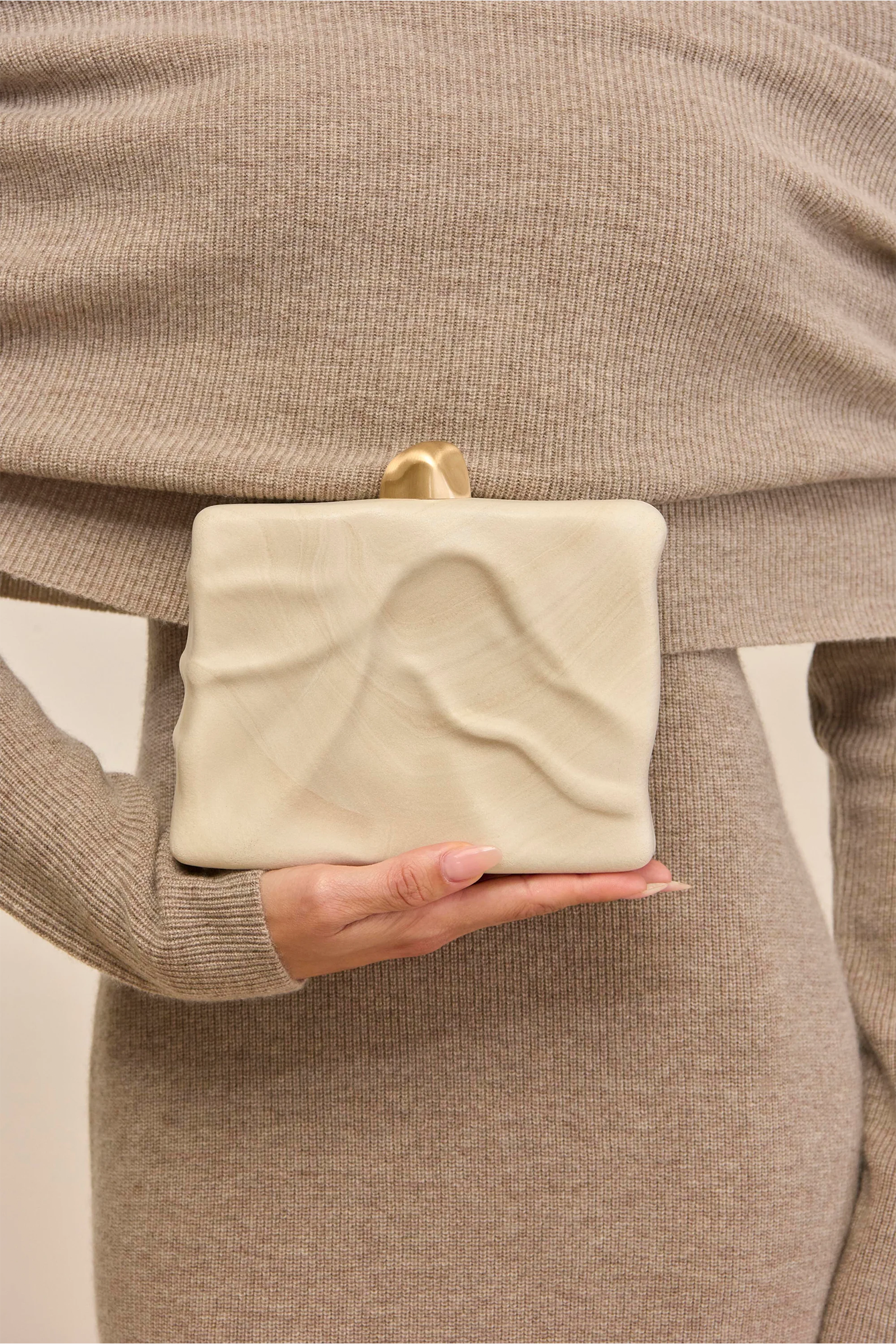 CULT GAIA FLYN CLUTCH IN TAVERTINE | THE NEW TREND