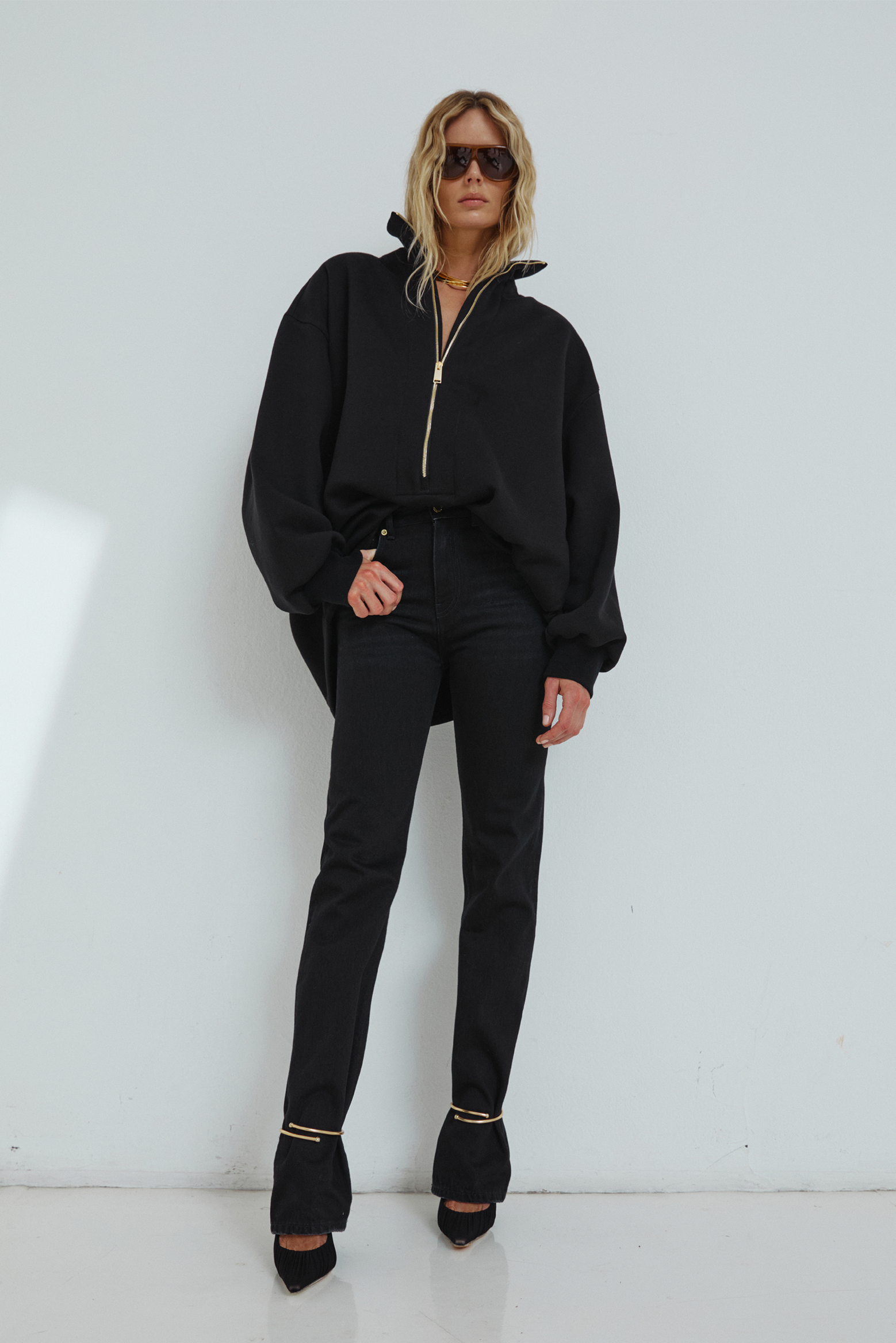 DARKPARK RIVER - OVERSIZE ZIP SWEATSHIRT IN BLACK | THE NEW TREND 