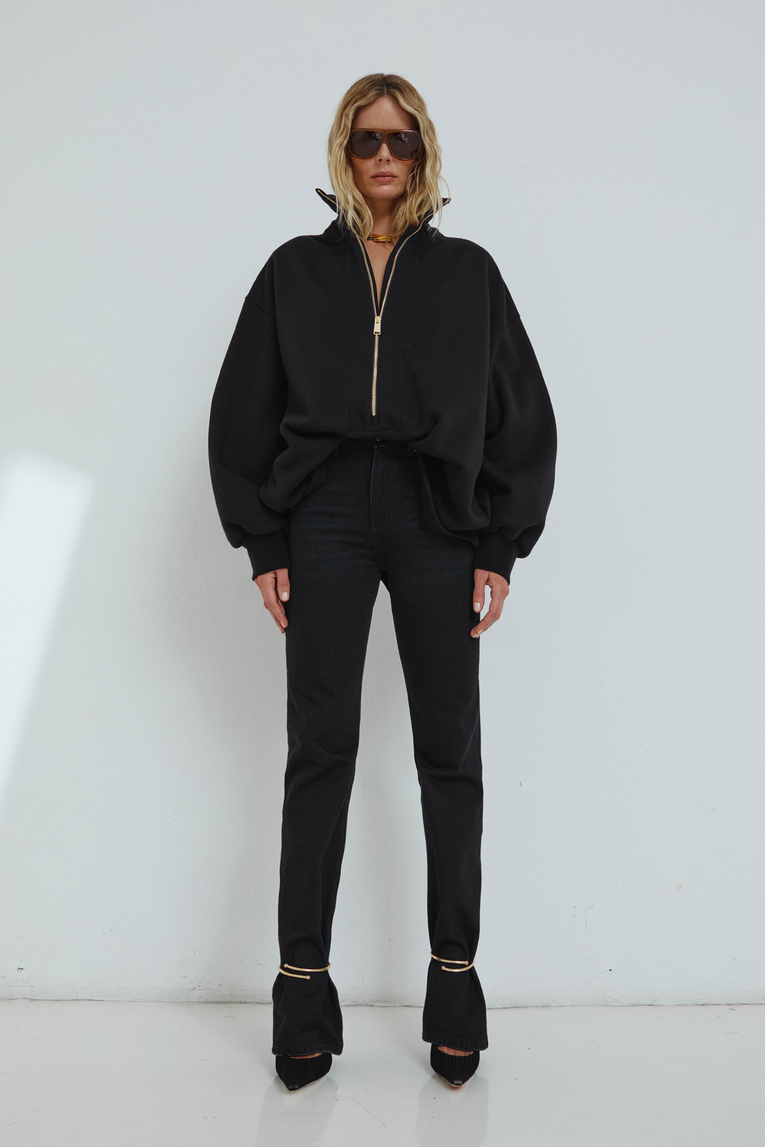 DARKPARK RIVER - OVERSIZE ZIP SWEATSHIRT IN BLACK | THE NEW TREND 