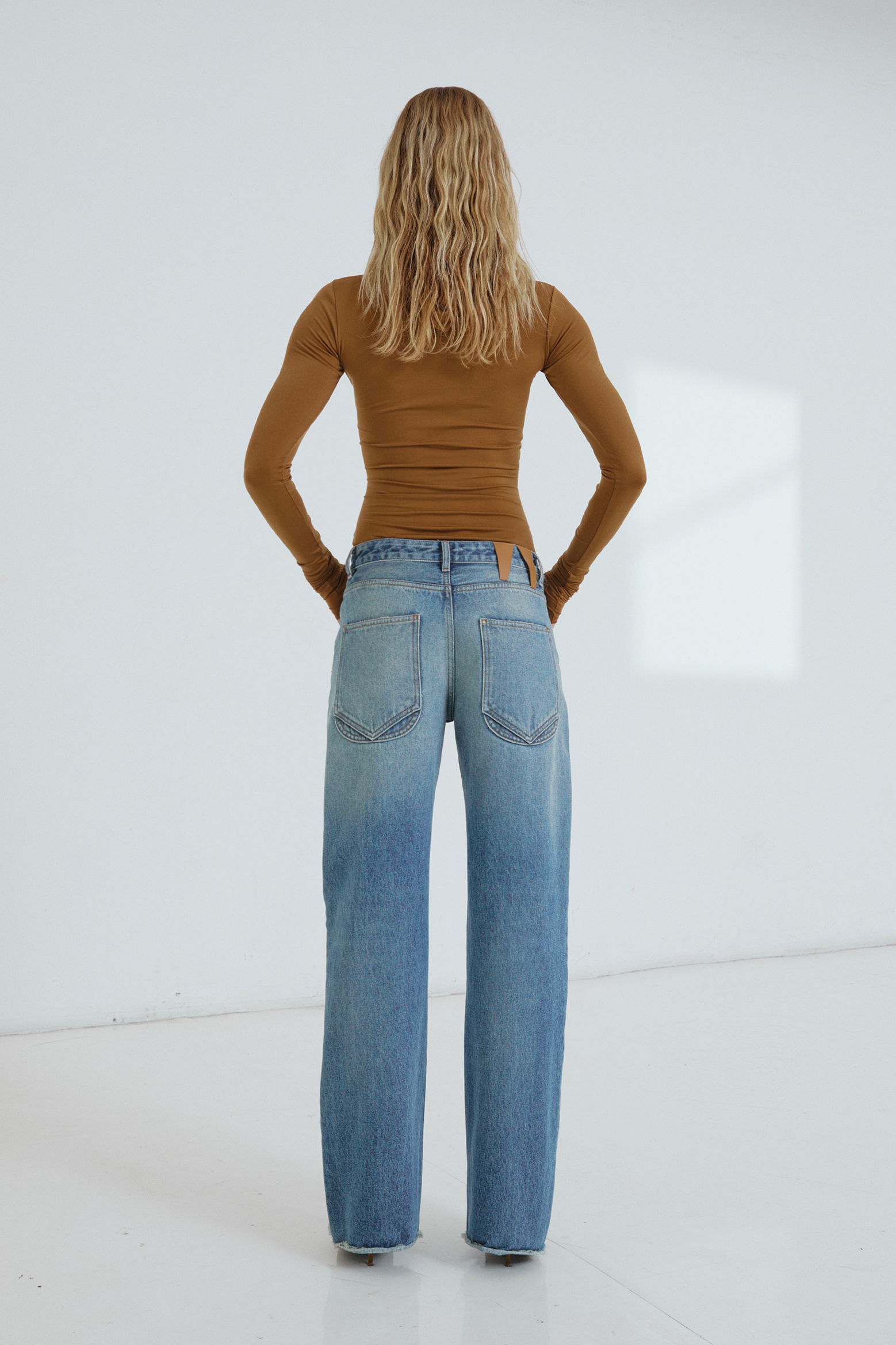 DARKPARK LARA - RELAXED FIT CARPENTER DENIM IN LIGHT WASH | THE NEW TREND