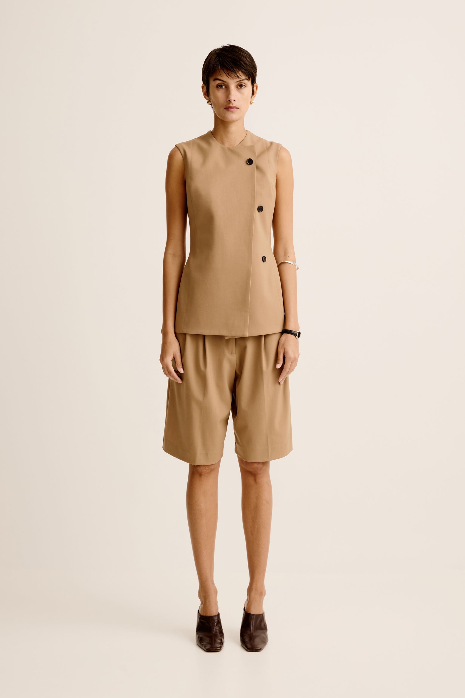 The Esse Nova Tailored Shorts in Camel available at The New Trend Australia