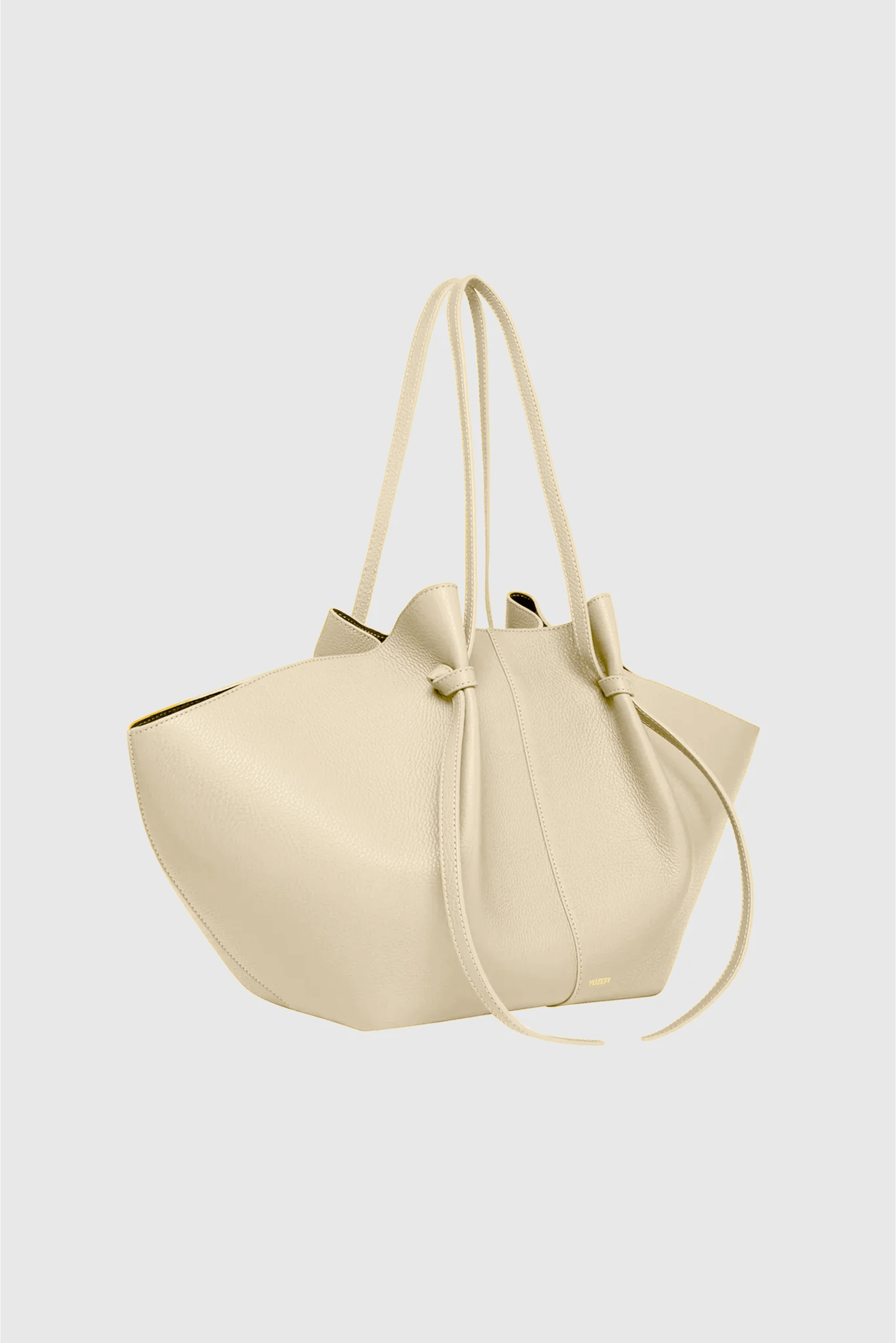 YUZEFI LARGE MOCHI PEBBLE GRAIN LEATHER BAG | THE NEW TREND