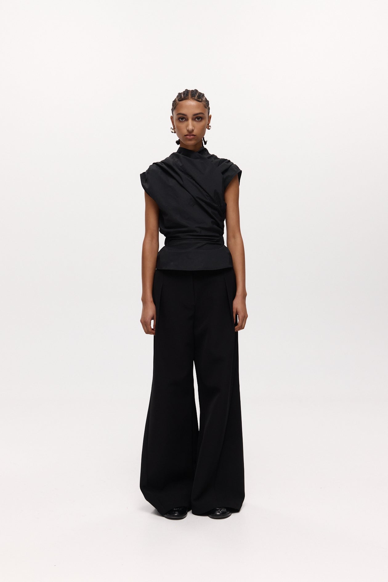 HARRIS TAPPER CHAIMBERLAIN TOP IN BLACK | THE NEW TREND