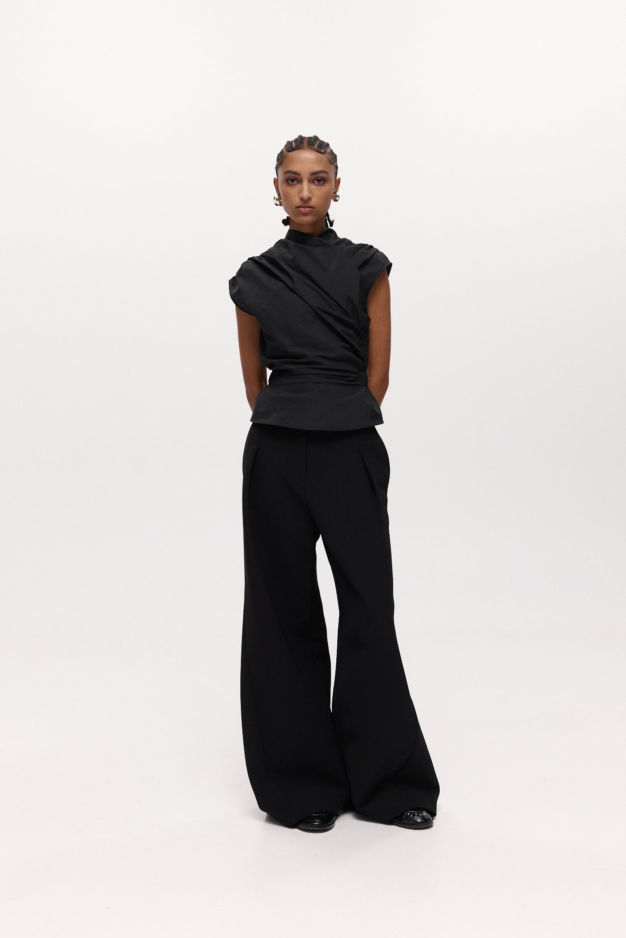 HARRIS TAPPER CHAIMBERLAIN TOP IN BLACK | THE NEW TREND