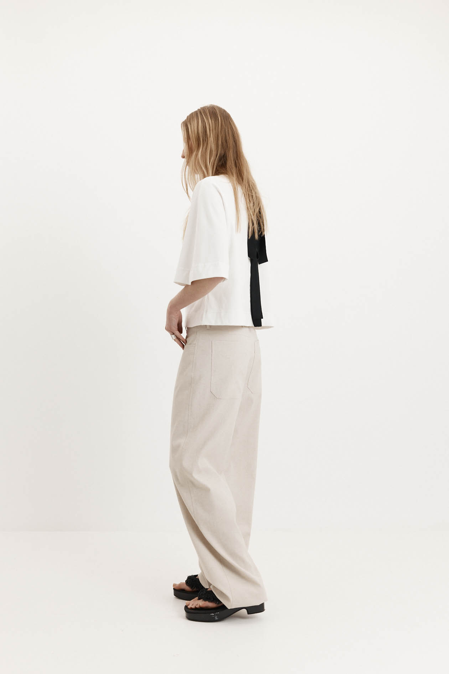 HARRIS TAPPER DENNISON T-SHIRT IN WHITE | THE NEW TREND