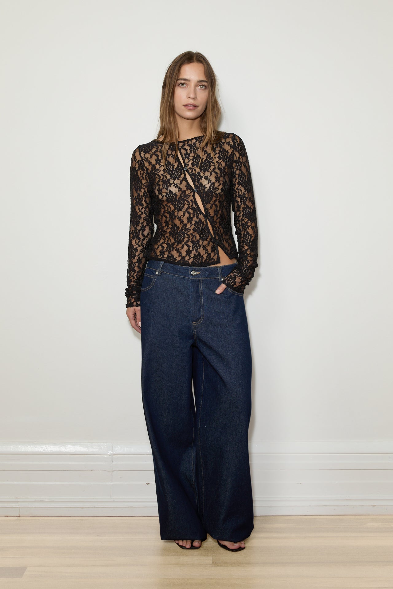 MAISON ESSENTIELE ASYMMETRIC LACE TOP | THE NEW TREND