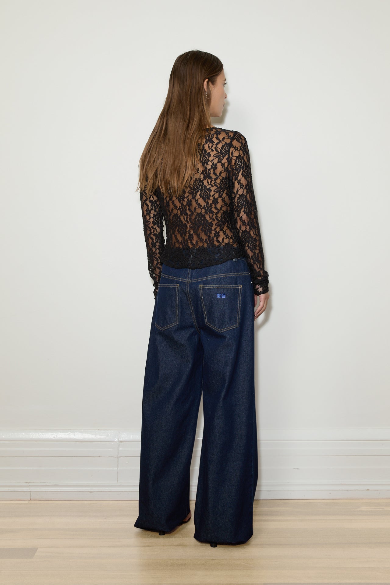 MAISON ESSENTIELE ASYMMETRIC LACE TOP | THE NEW TREND