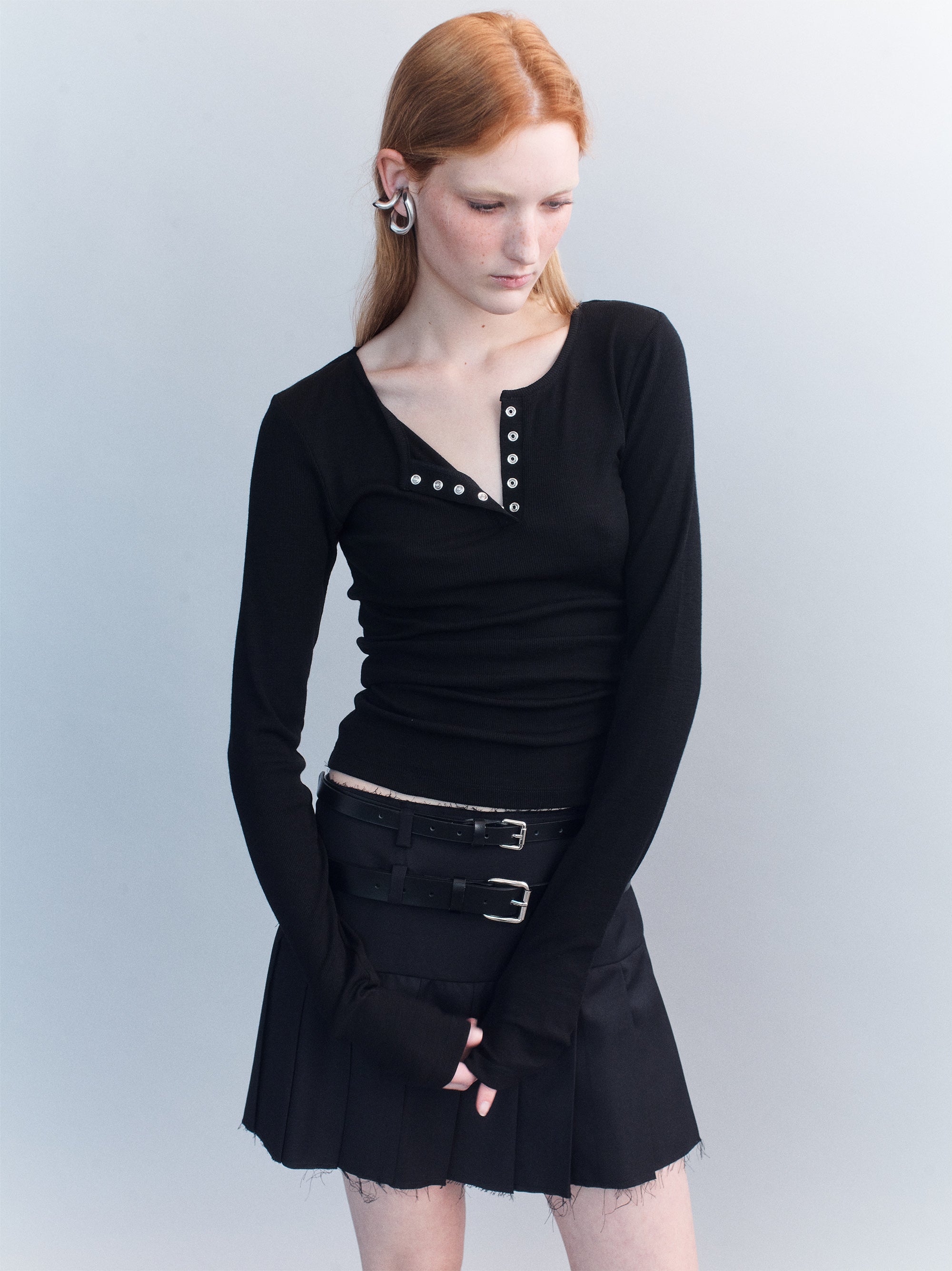 COURTNEY ZHENG MERINO HENLEY LONG SLEEVE TOP IN BLACK | THE NEW TREND