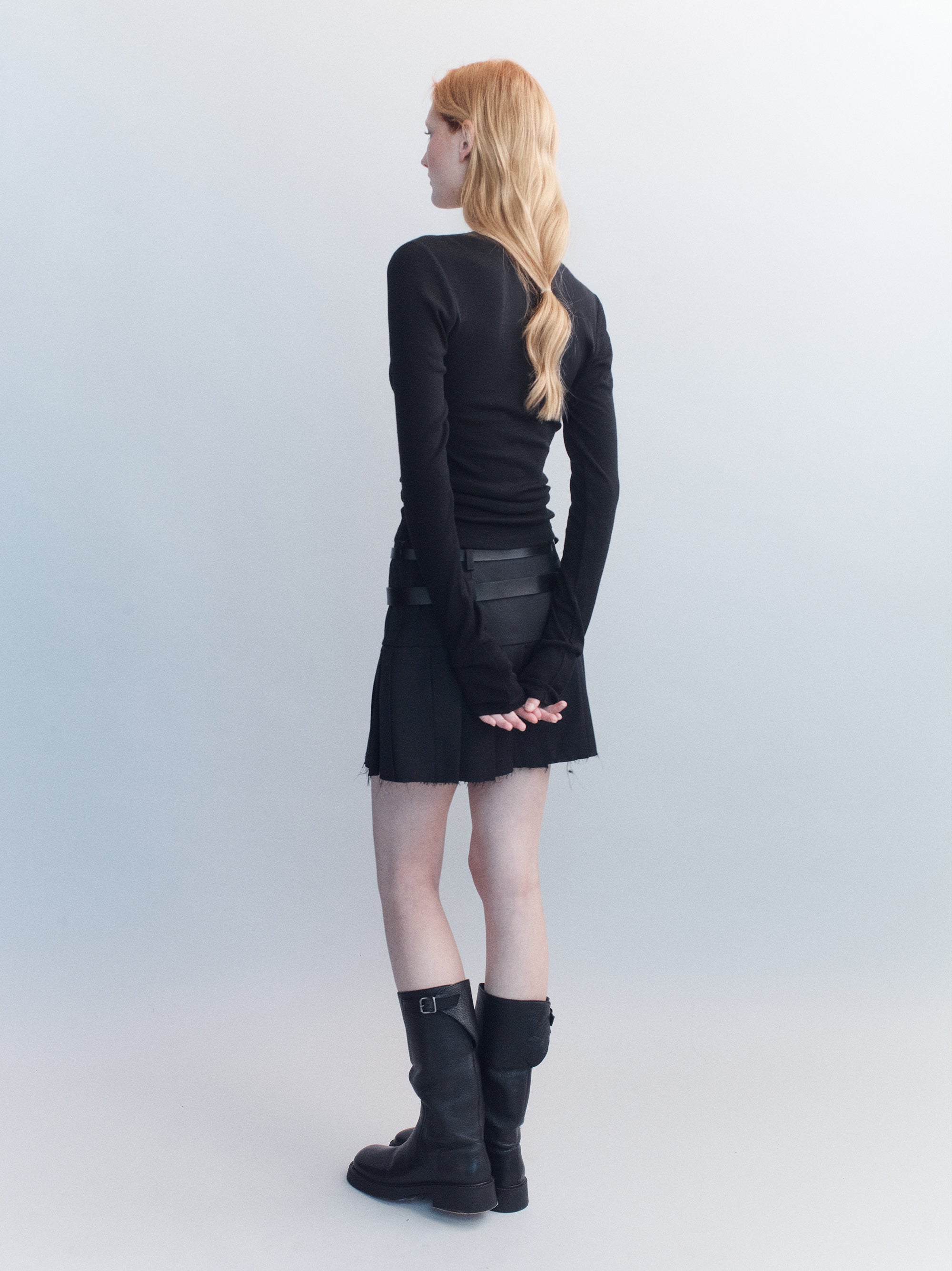 COURTNEY ZHENG MERINO HENLEY LONG SLEEVE TOP IN BLACK | THE NEW TREND