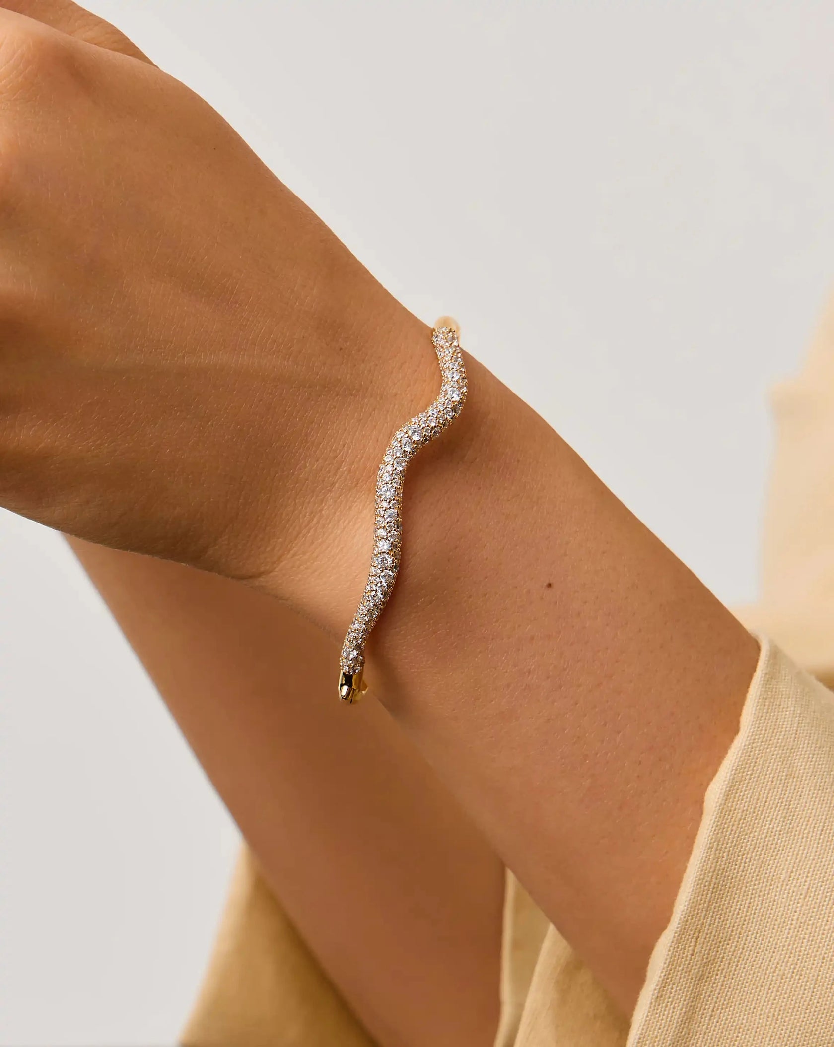 MISSOMA MOLTEN SNOW RIPPLE HINGED BANGLE | THE NEW TREND