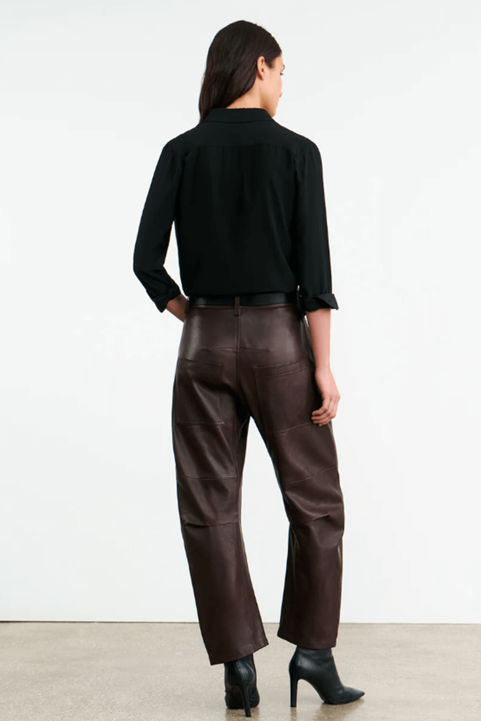 NILI LOTAN SHON LEATHER PANT IN DARK BROWN | THE NEW TREND