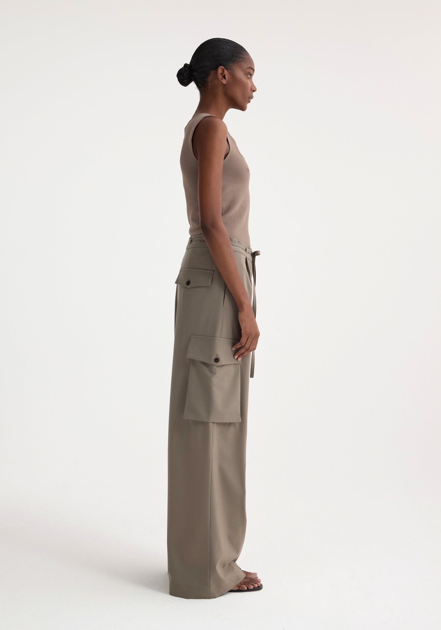 RÓHE TAILORED CARGO TROUSERS | THE NEW TREND