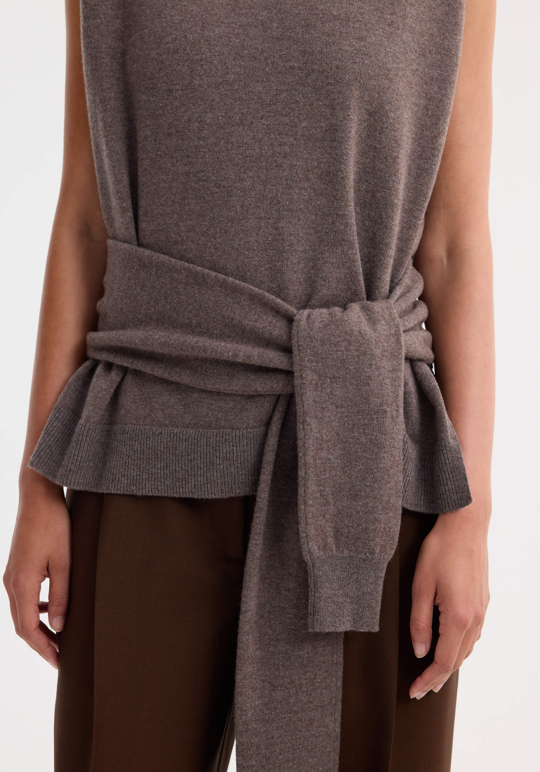 RÓHE MULTIPLE-WAY DOUBLE-LAYERED TOP | THE NEW TREND