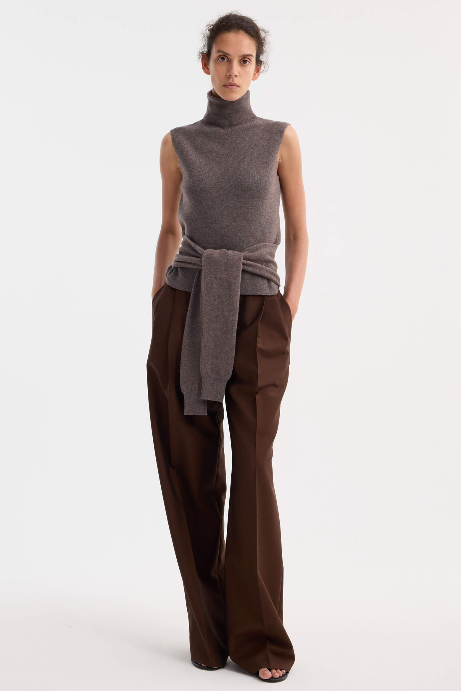 MULTIPLE-WAY DOUBLE-LAYERED TOP