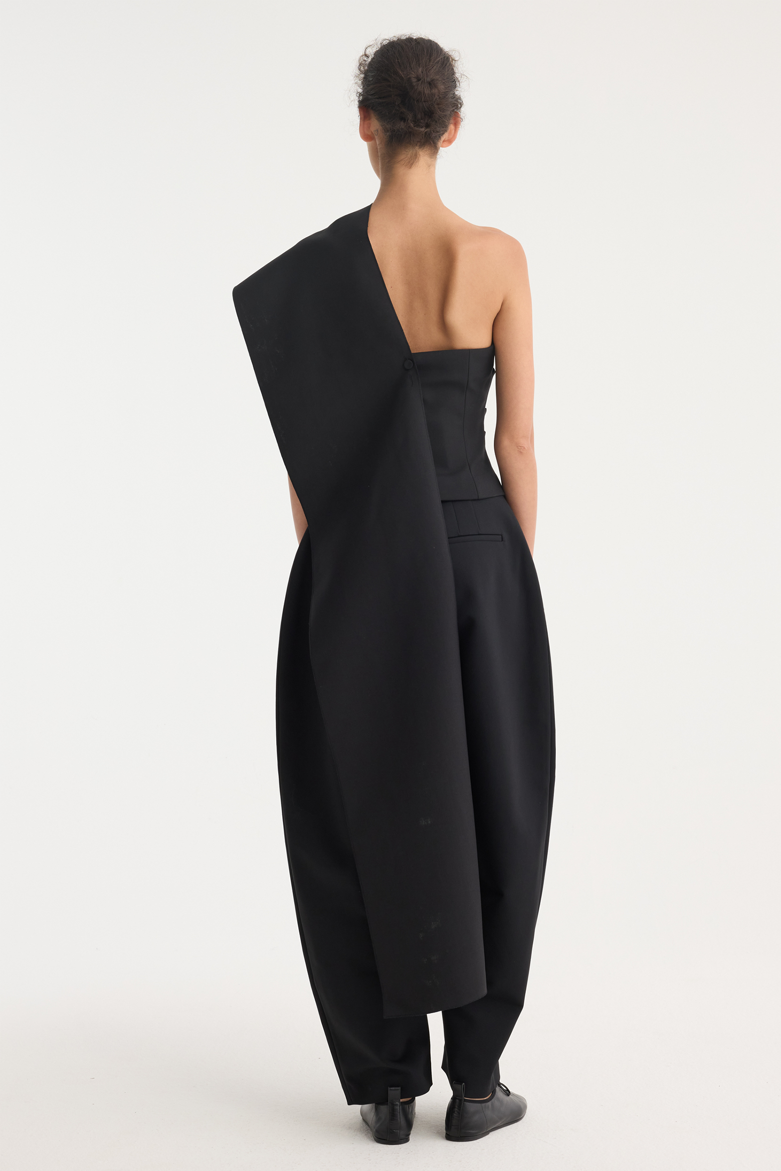 ONE-SHOULDER CAPE TOP