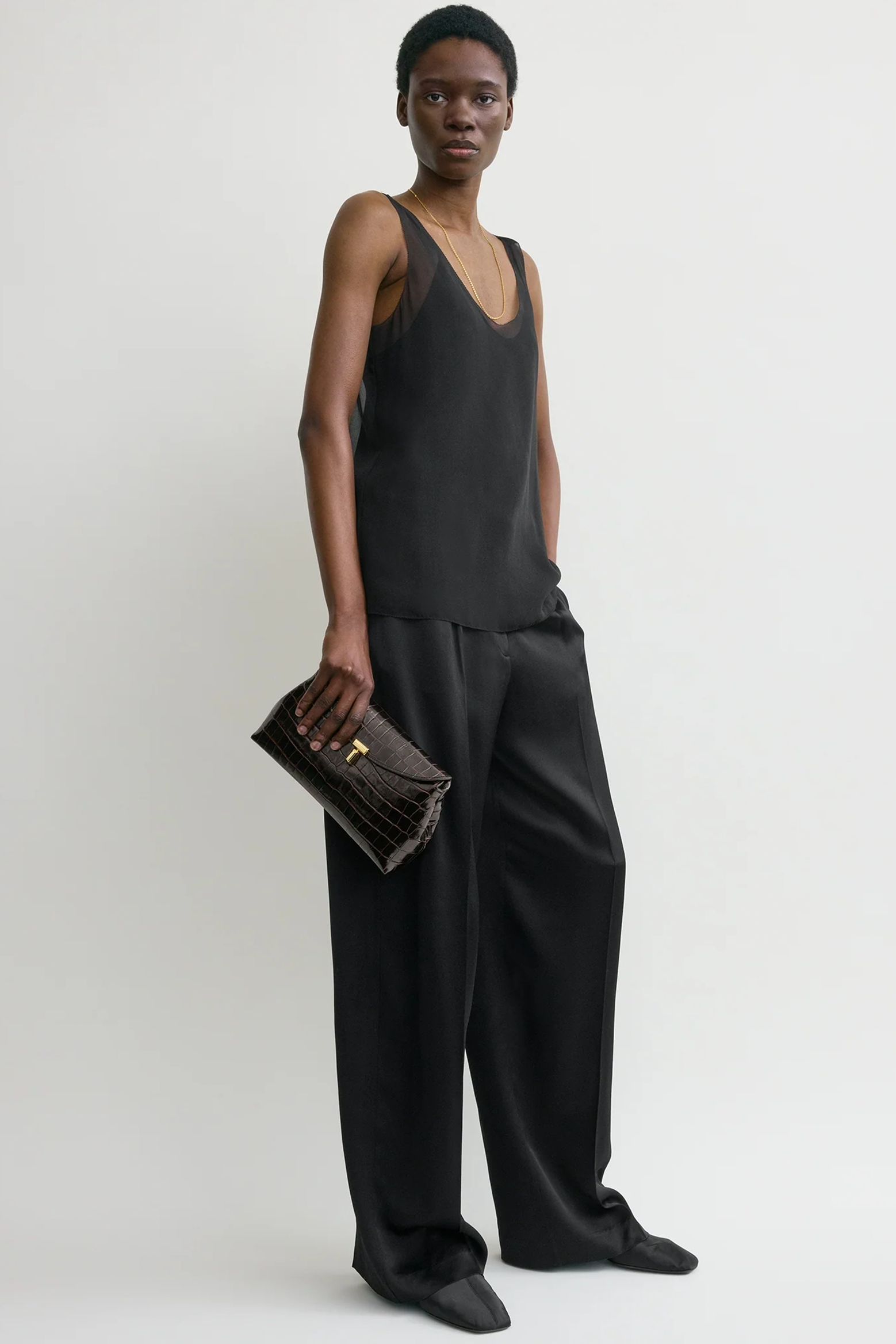 TOTEME T-LOCK CROCO-EMBOSSED CLUTCH | THE NEW TREND