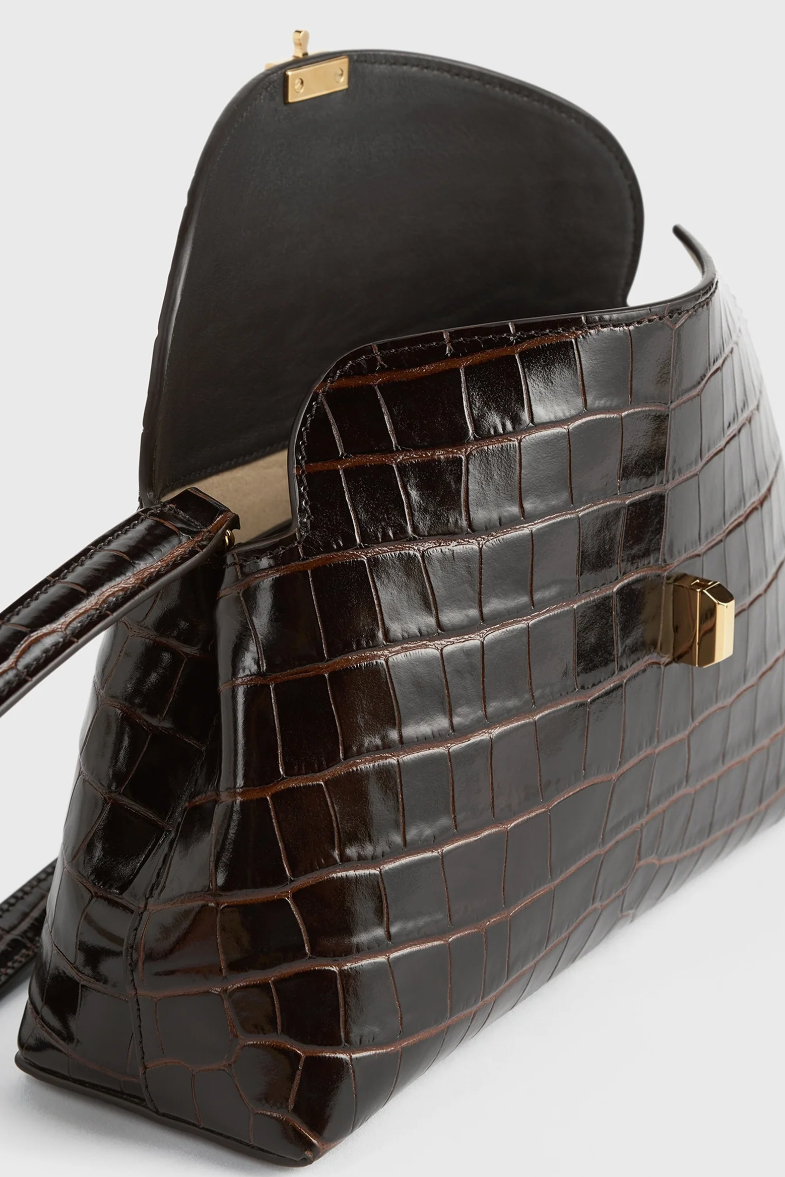 TOTEME T-LOCK CROCO-EMBOSSED CLUTCH | THE NEW TREND
