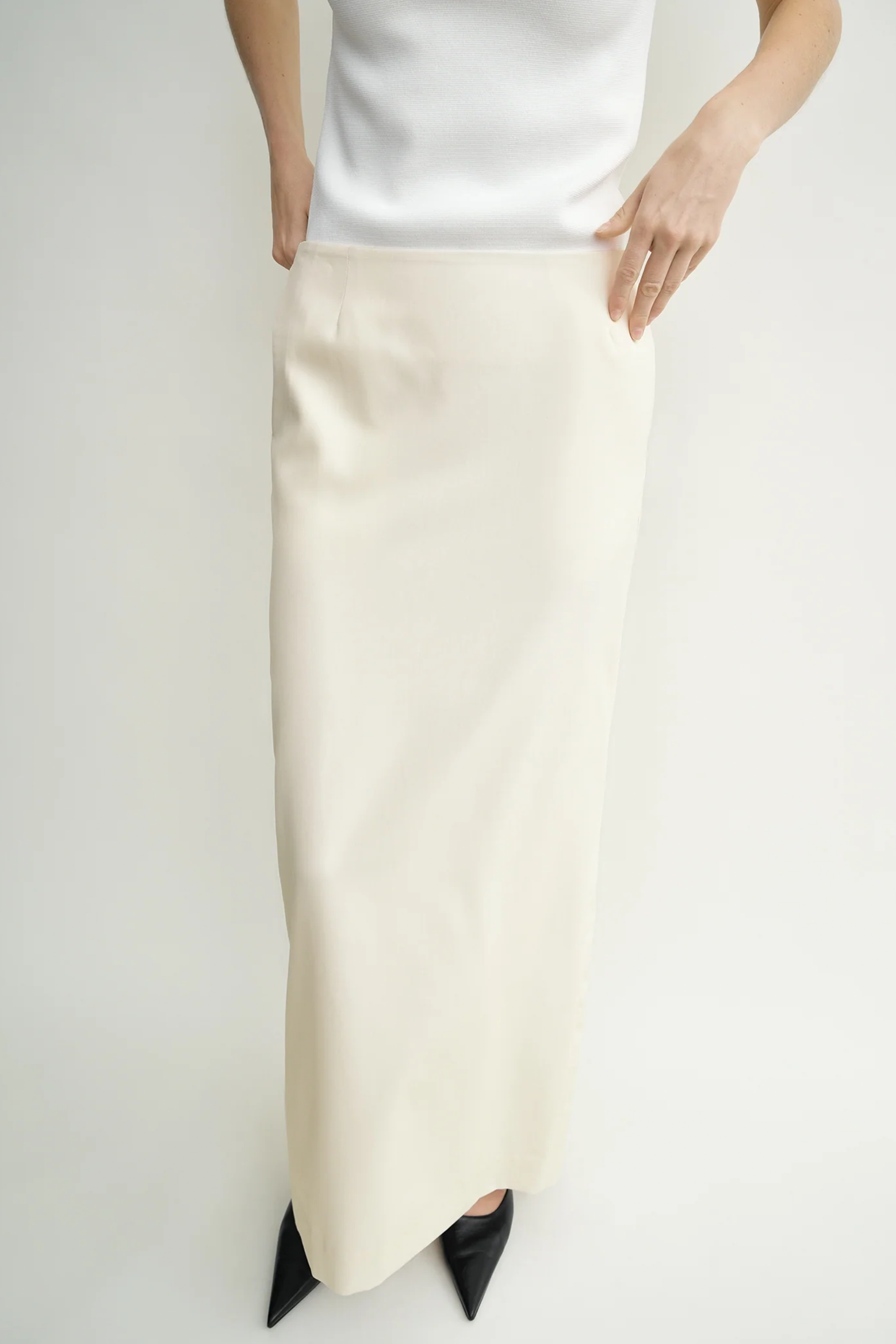 TOTEME LIGHT WOOL SKIRT IN ECRU | THE NEW TREND